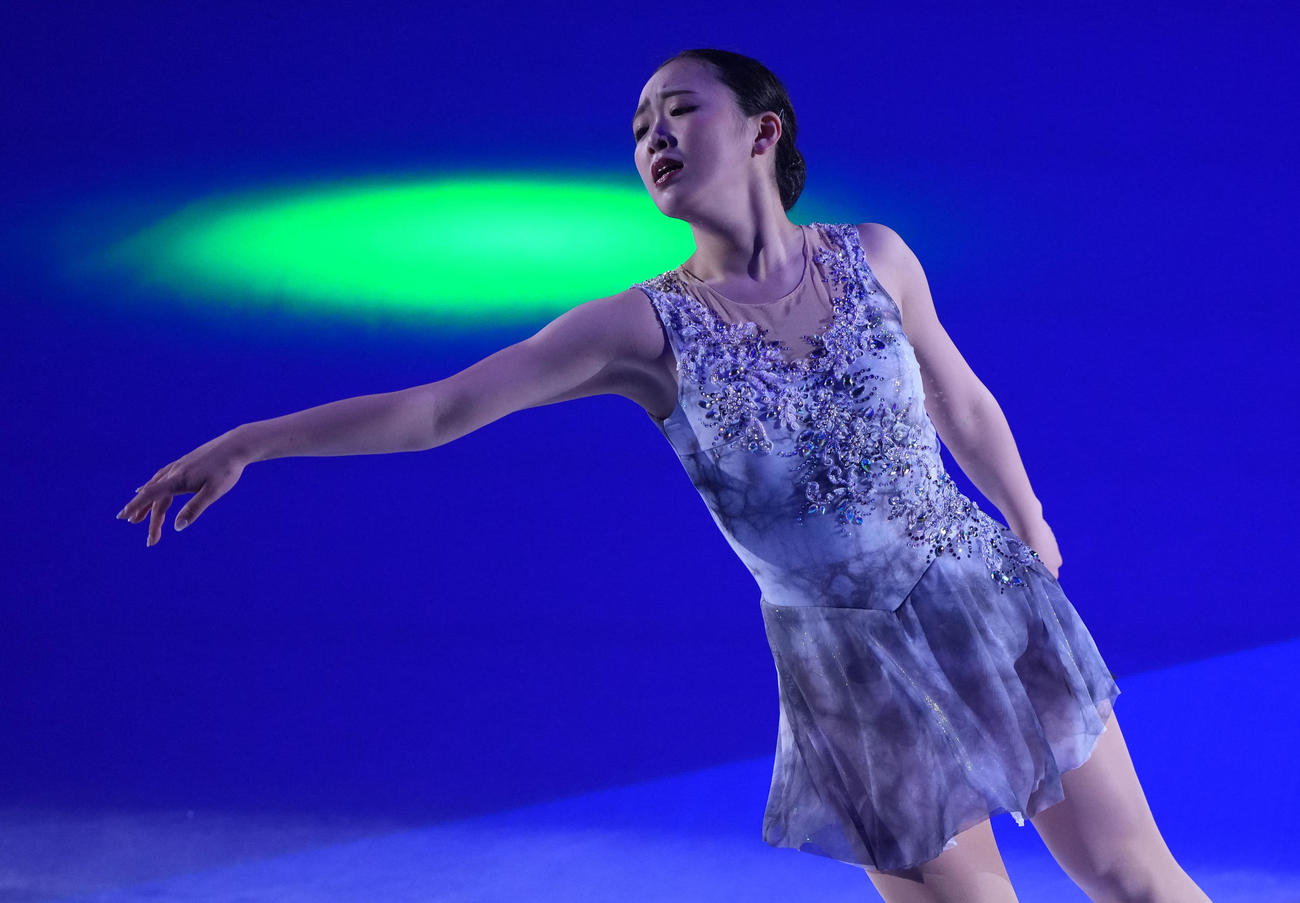 ファンタジーオンアイス2024で演技する青木祐奈（撮影・横山健太）