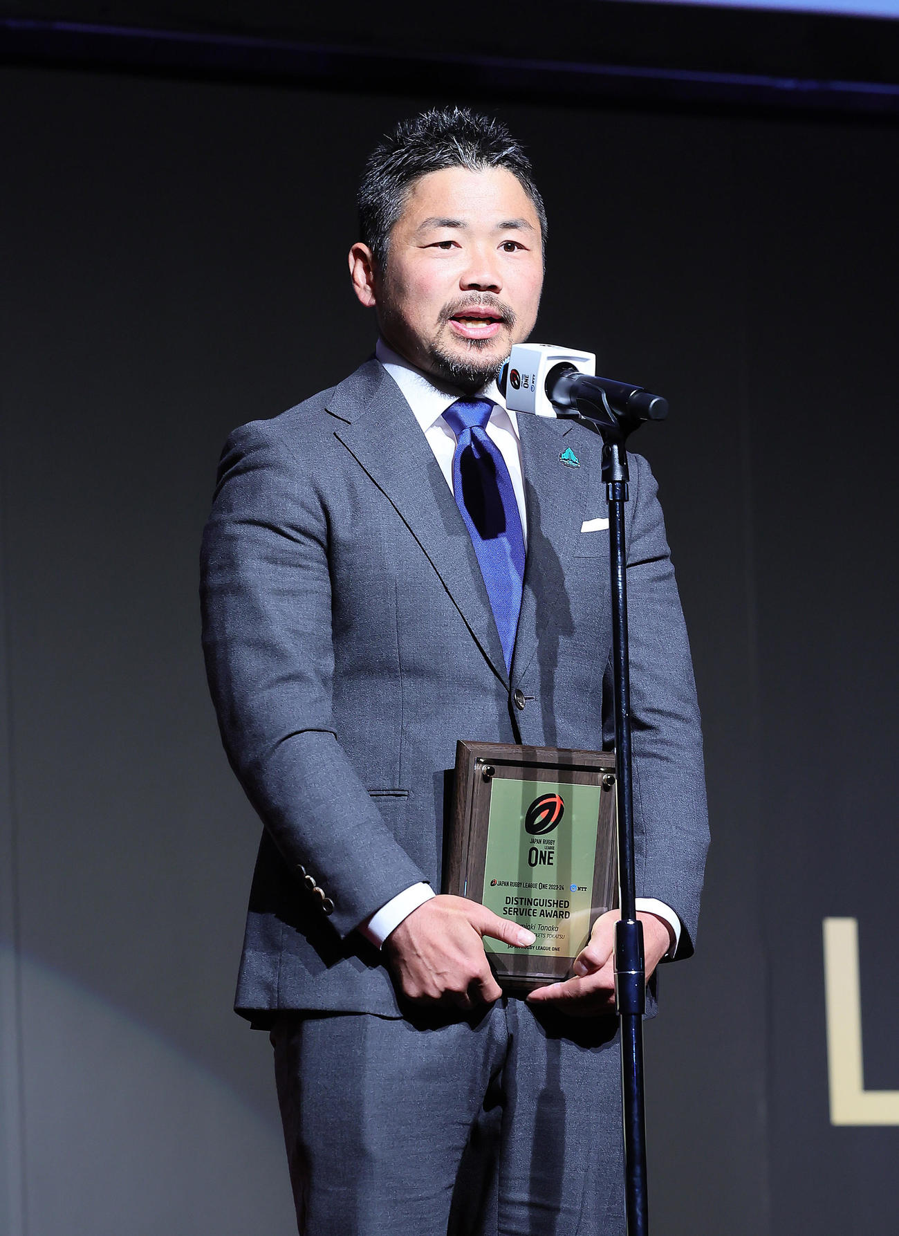 功労賞を受賞し喜びを語る東葛田中（撮影・足立雅史）