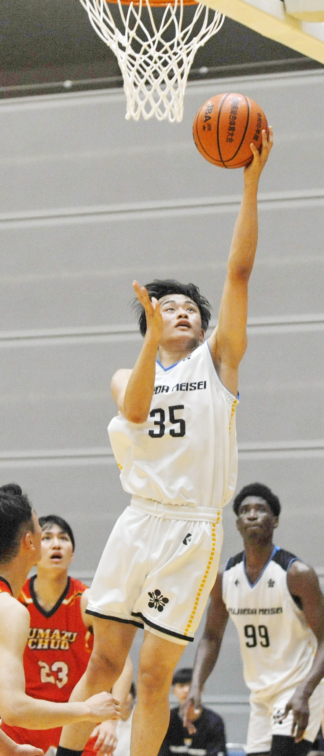 藤枝明誠対沼津中央　シュートを放つ藤枝明誠・柴田（撮影・山口昌久）