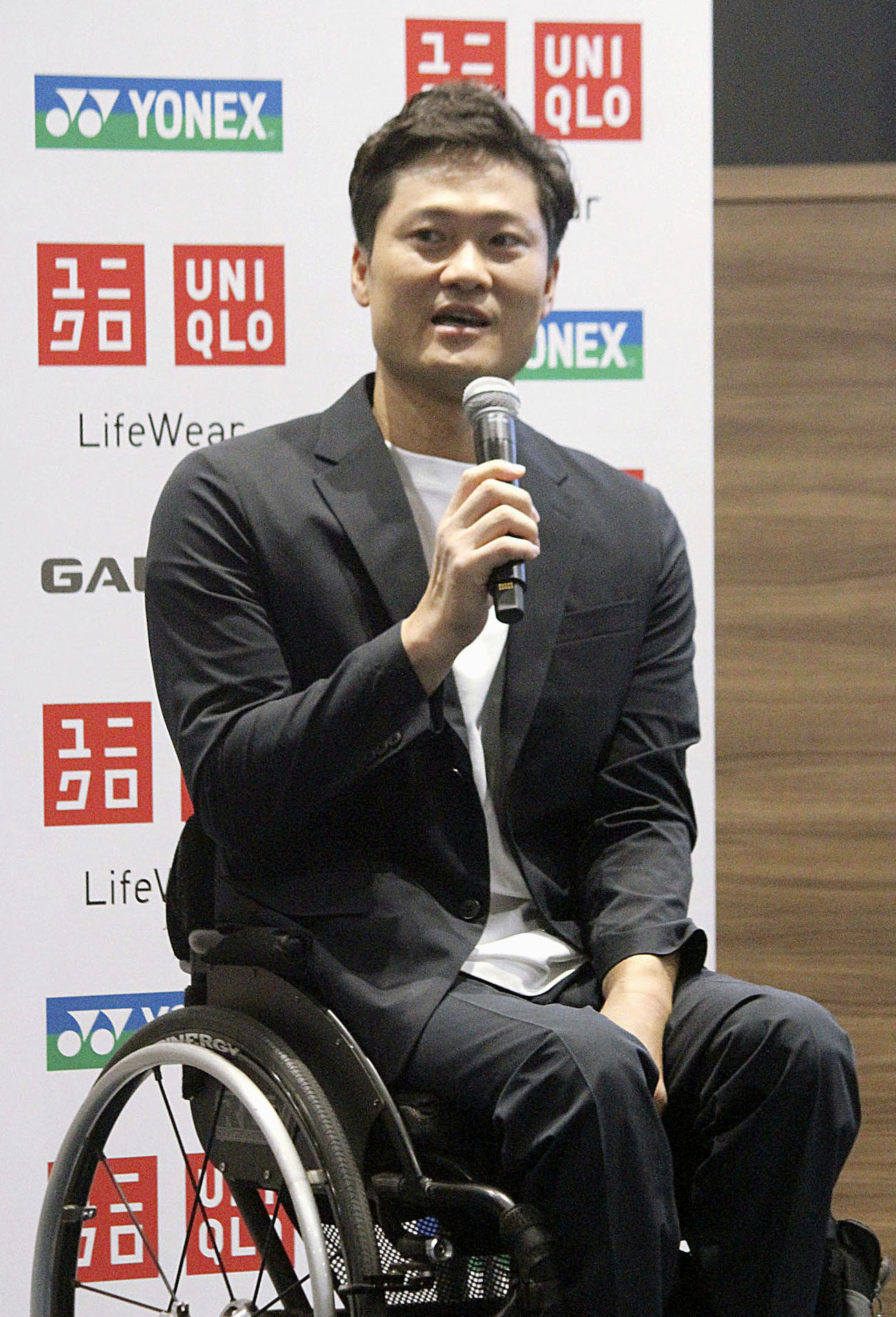 テニスの車いす種目を新設する全日本ジュニア選手権の大会アンバサダーに就任し、記者会見する国枝慎吾さん（共同）