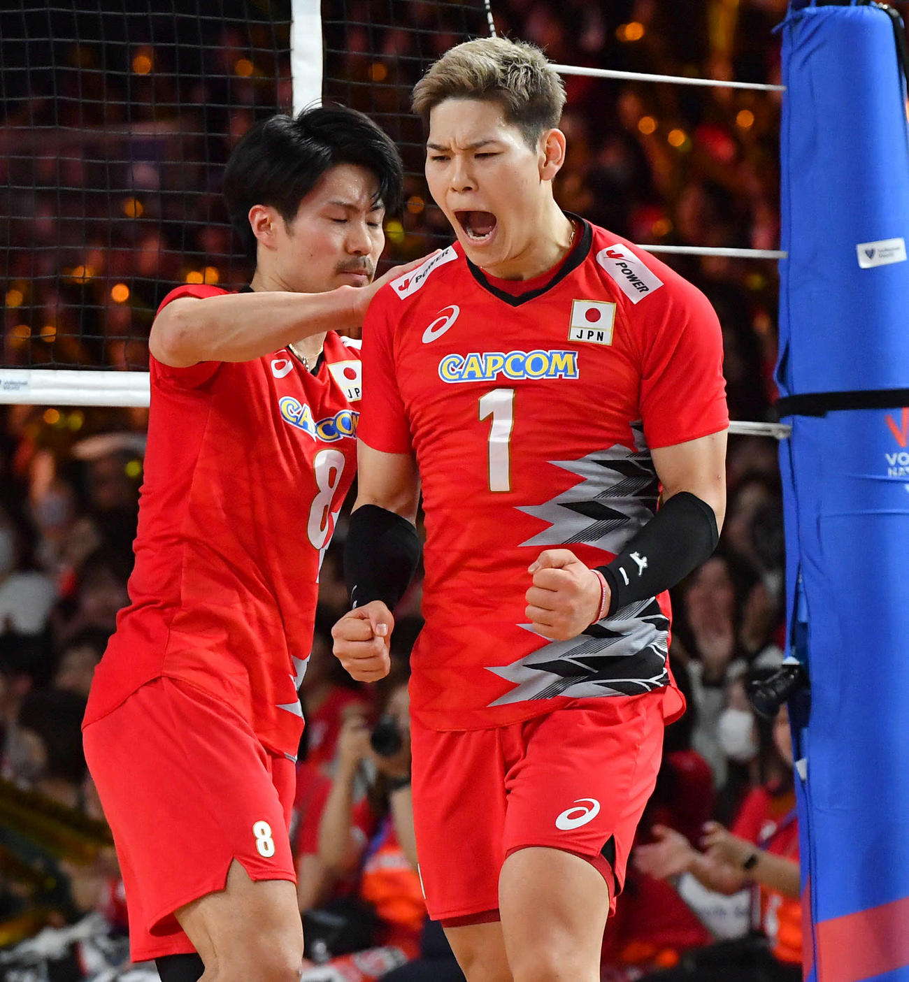 日本対ドイツ　第3セット、得点を奪い、雄たけびをあげる西田（撮影・岩下翔太）