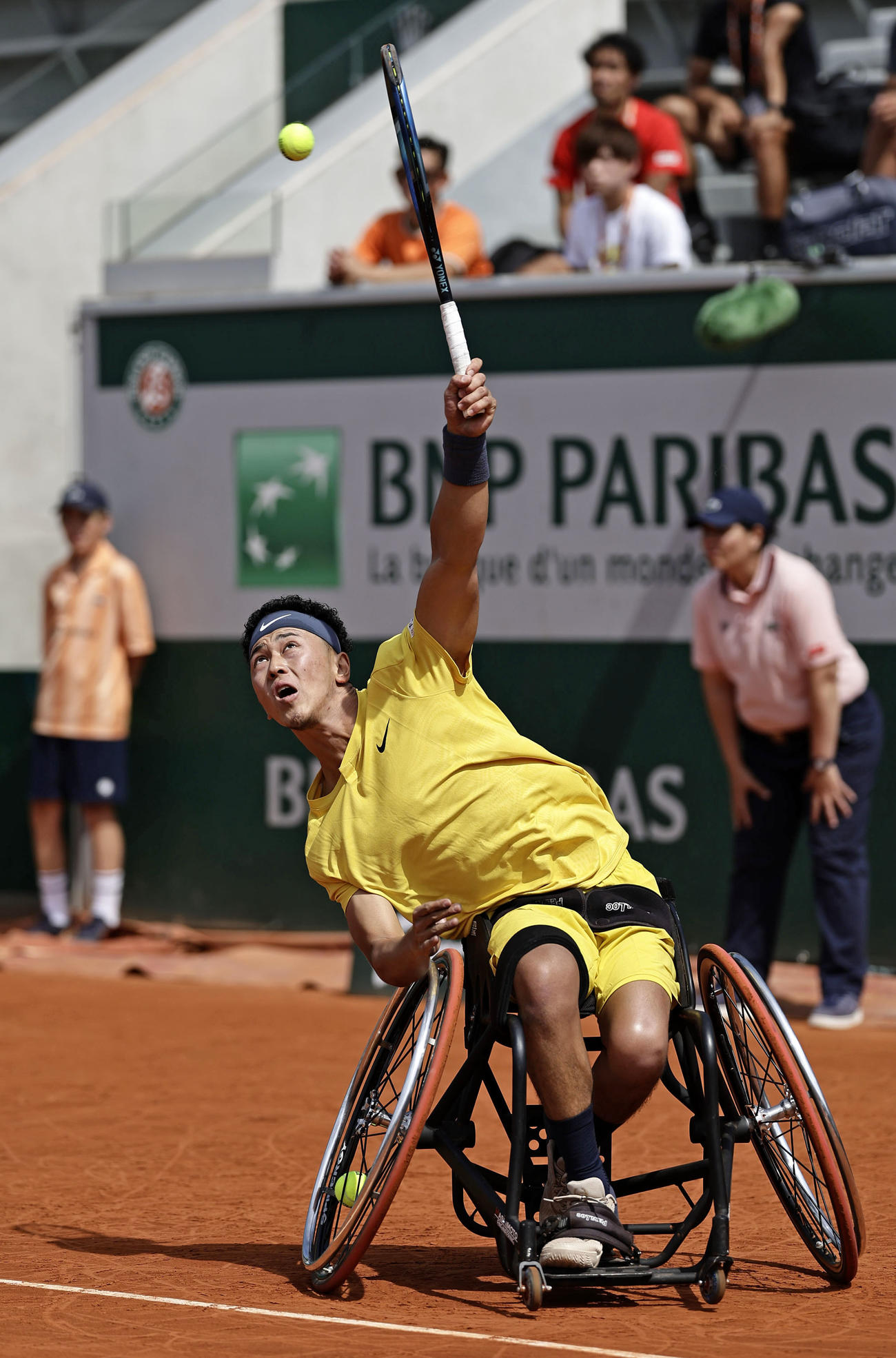 車いすの部男子シングルス決勝　プレーする小田凱人＝パリ（共同）