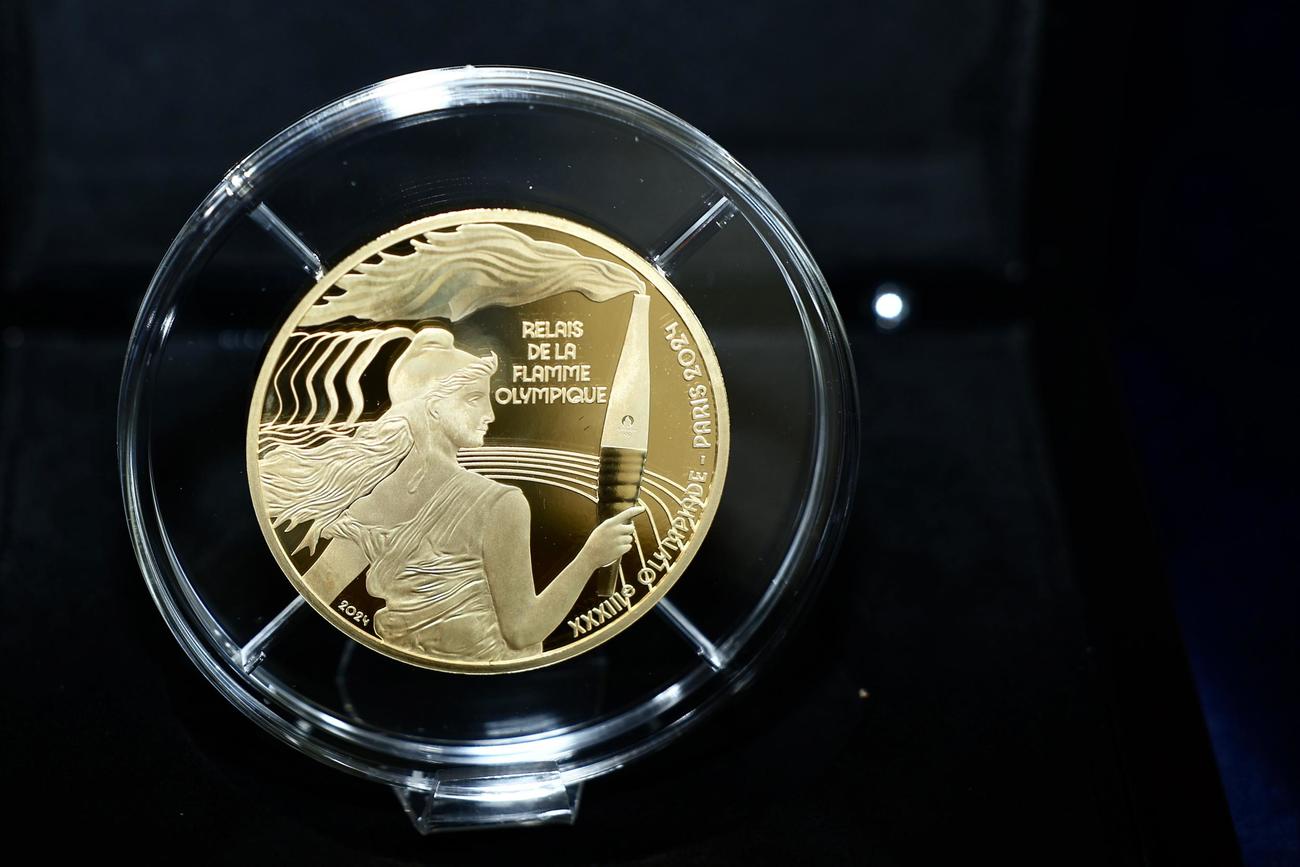 五輪・パラ競技大会パリ2024公式記念コイン（撮影・河田真司）