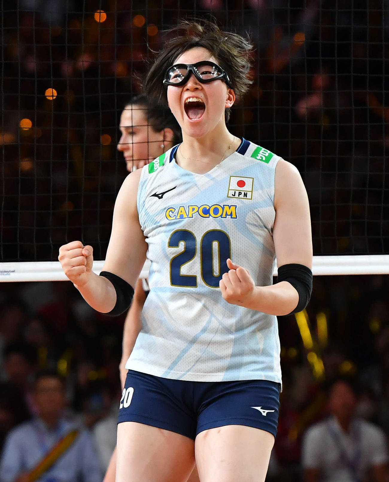 日本対カナダ　第4セット、得点を奪いガッツポーズする荒木（撮影・岩下翔太）