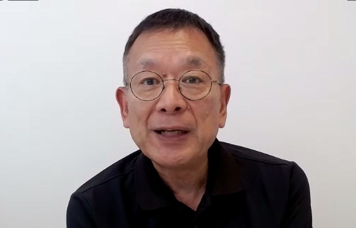 オンラインで取材に応じた日本バドミントン協会の村井満会長（スクリーンショット）