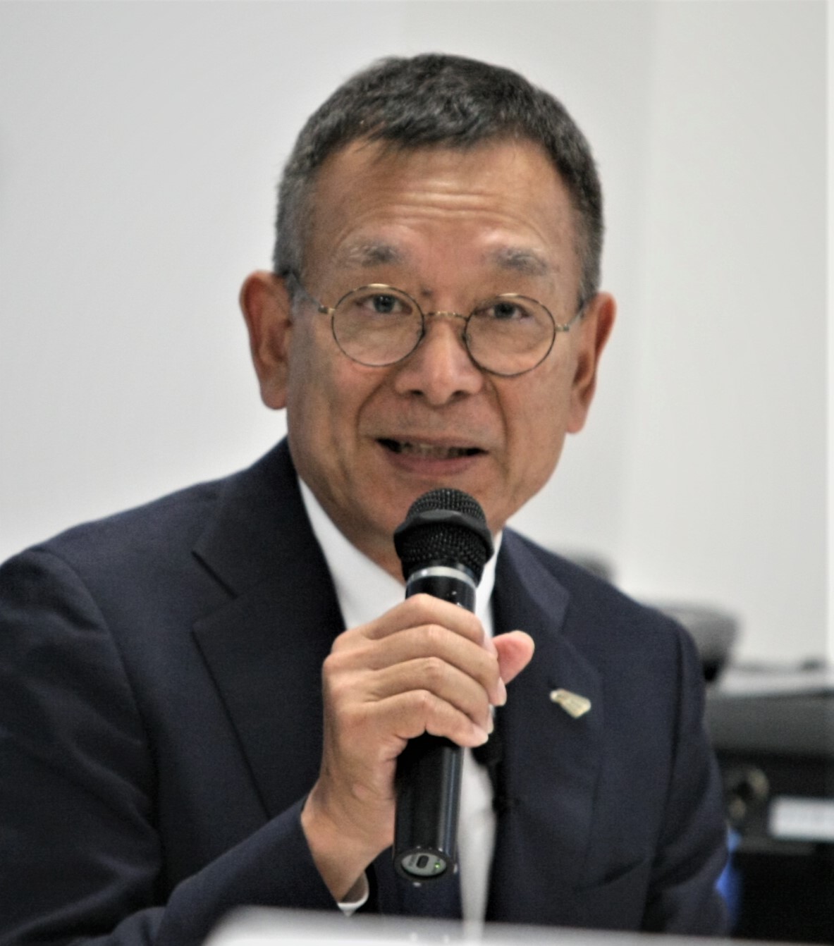 日本バドミントン協会村井満会長（2024年4月22日撮影）