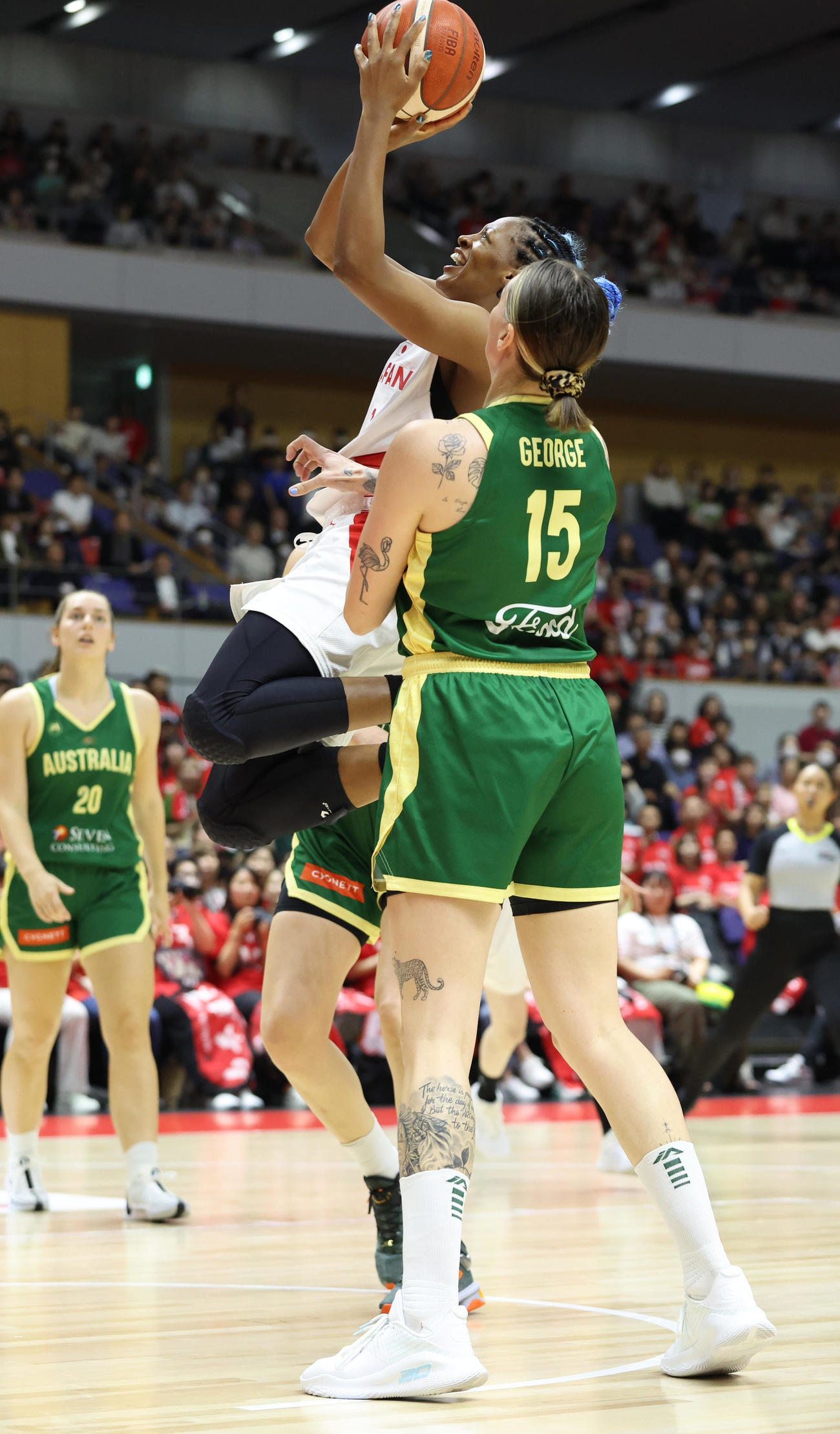 日本対オーストラリア　第1Q、シュートを決める馬瓜ステファニー（撮影・佐藤翔太）