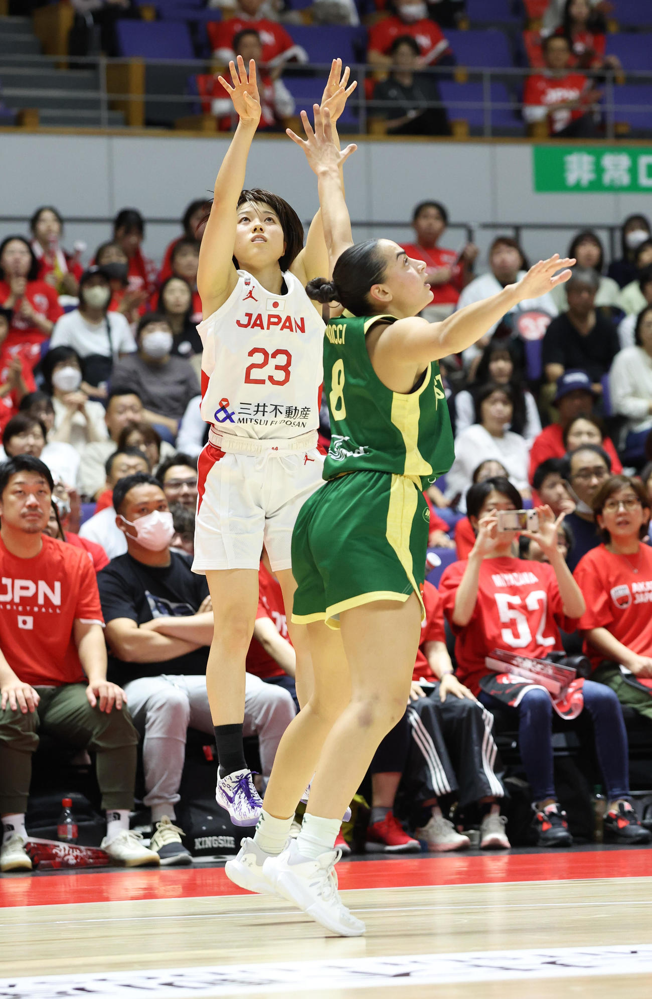 日本対オーストラリア　第1Q、3点シュートを放つ山本（撮影・佐藤翔太）
