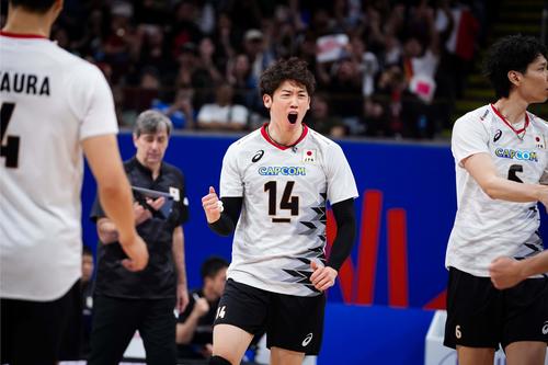 日本対フランス 雄たけびをあげる石川(C)FIVB