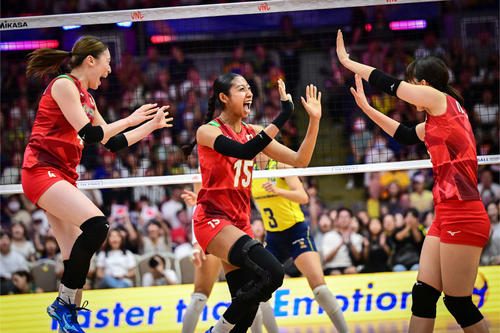 得点を喜ぶ女子日本代表（C）FIVB