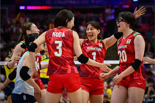 得点を喜ぶ女子日本代表（C）FIVB