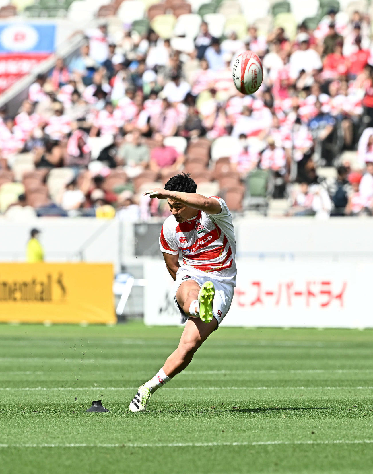 日本対イングランド　前半、先制のペナルティーゴールを決めるSO李（撮影・滝沢徹郎）
