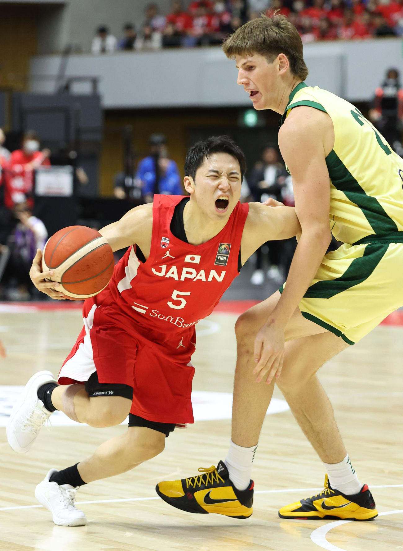日本対オーストラリア　第3Q、果敢にドリブルで攻め入る河村（撮影・佐藤翔太）