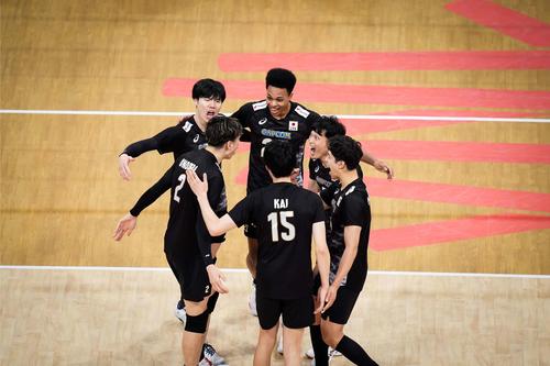 日本対米国　得点を決め喜ぶ日本（C）FIVB