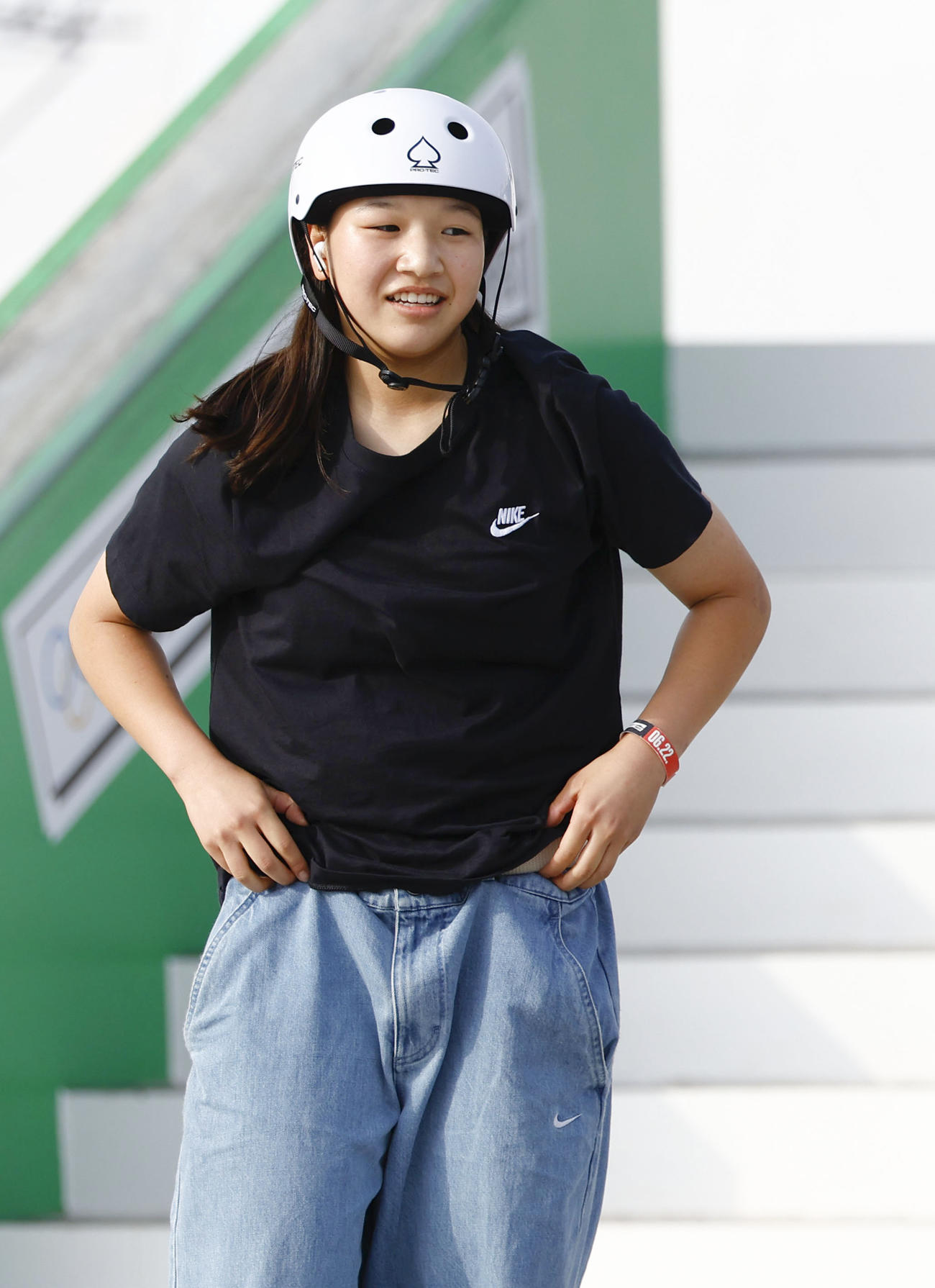 女子ストリート準決勝でさえない表情を見せる西矢椛（共同）