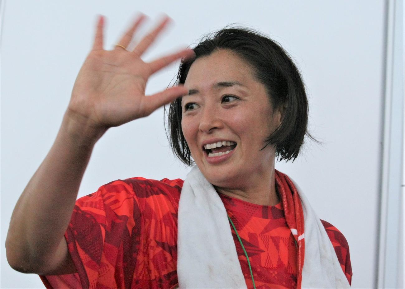 東京スカイツリーで行われた「RISING TOGETHER2024～TEAM JAPAN　活躍祈願～」に参加した伊藤華英さん（撮影・藤塚大輔）