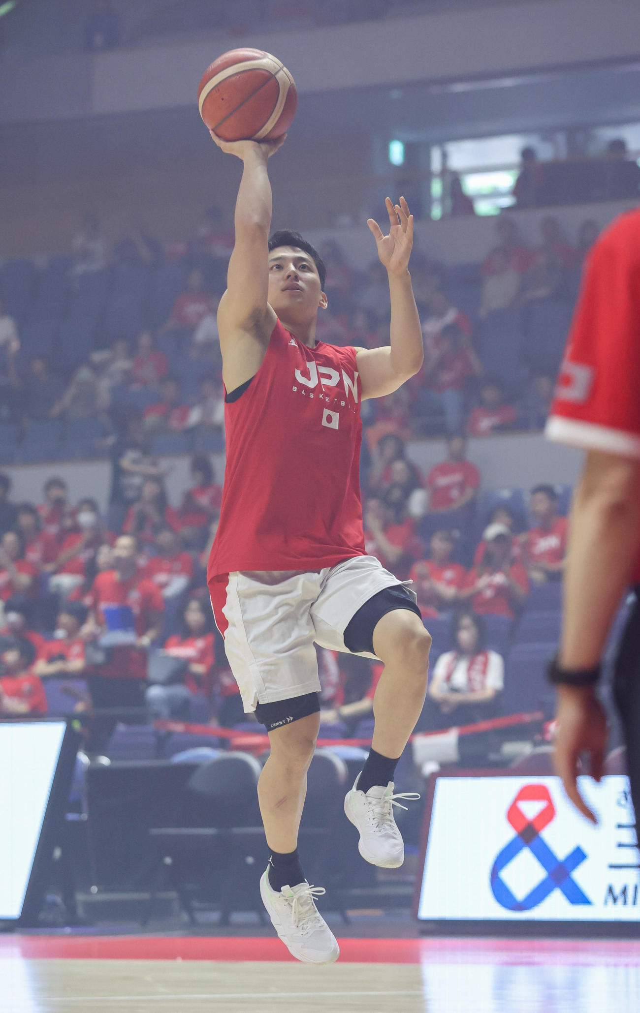 日本対オーストラリア　試合前、ウオーミングアップをする河村（撮影・佐藤翔太）