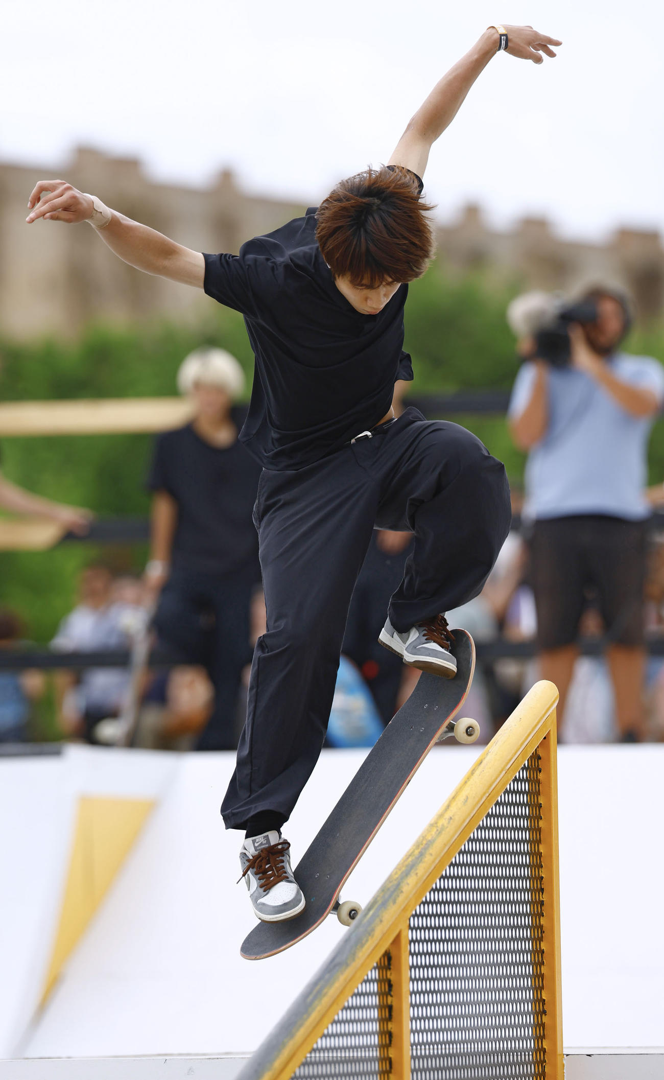男子ストリート決勝　演技する堀米雄斗（共同）
