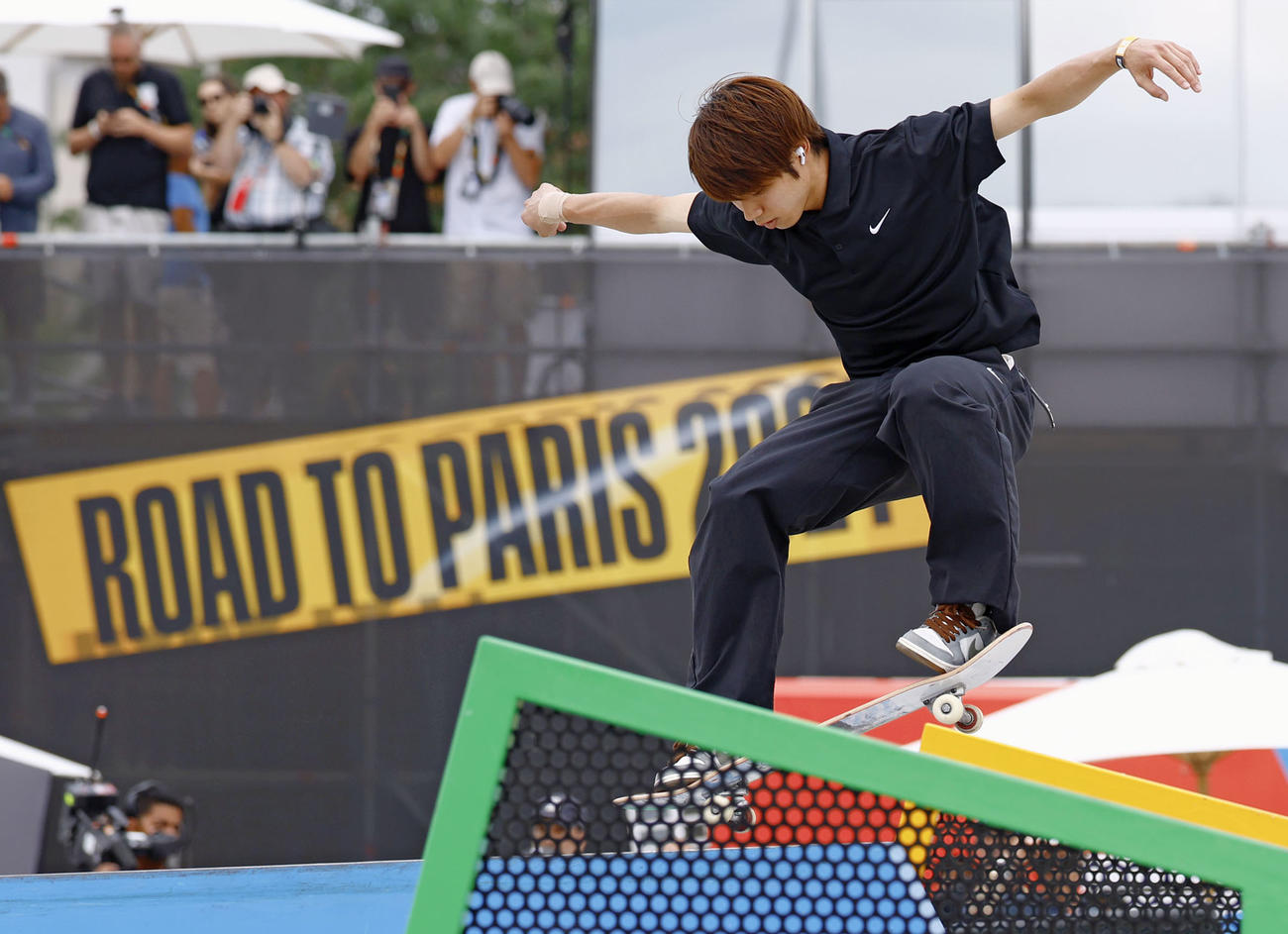 男子ストリート決勝　演技する堀米雄斗（共同）