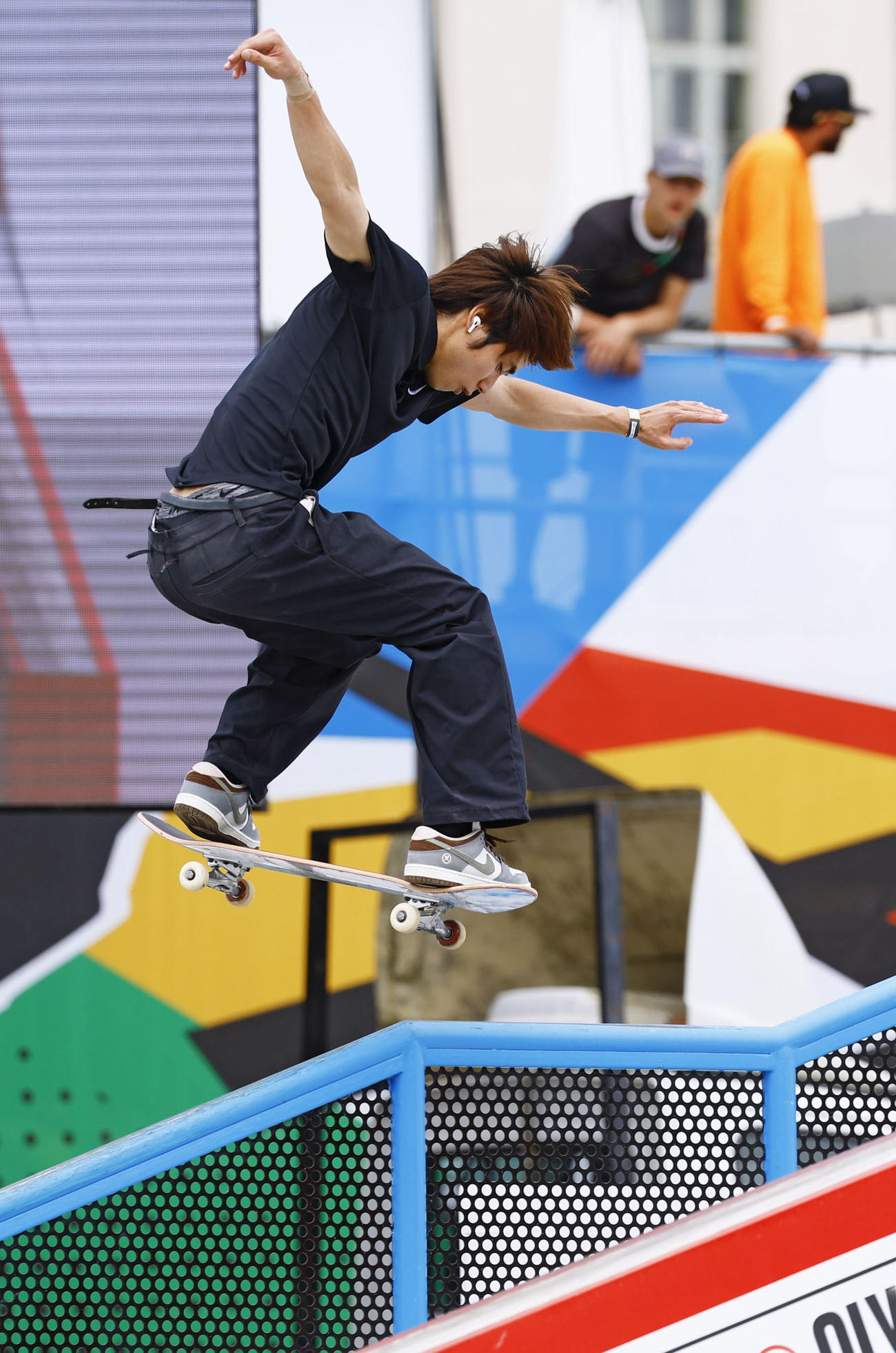 男子ストリート決勝　演技する堀米雄斗（共同）