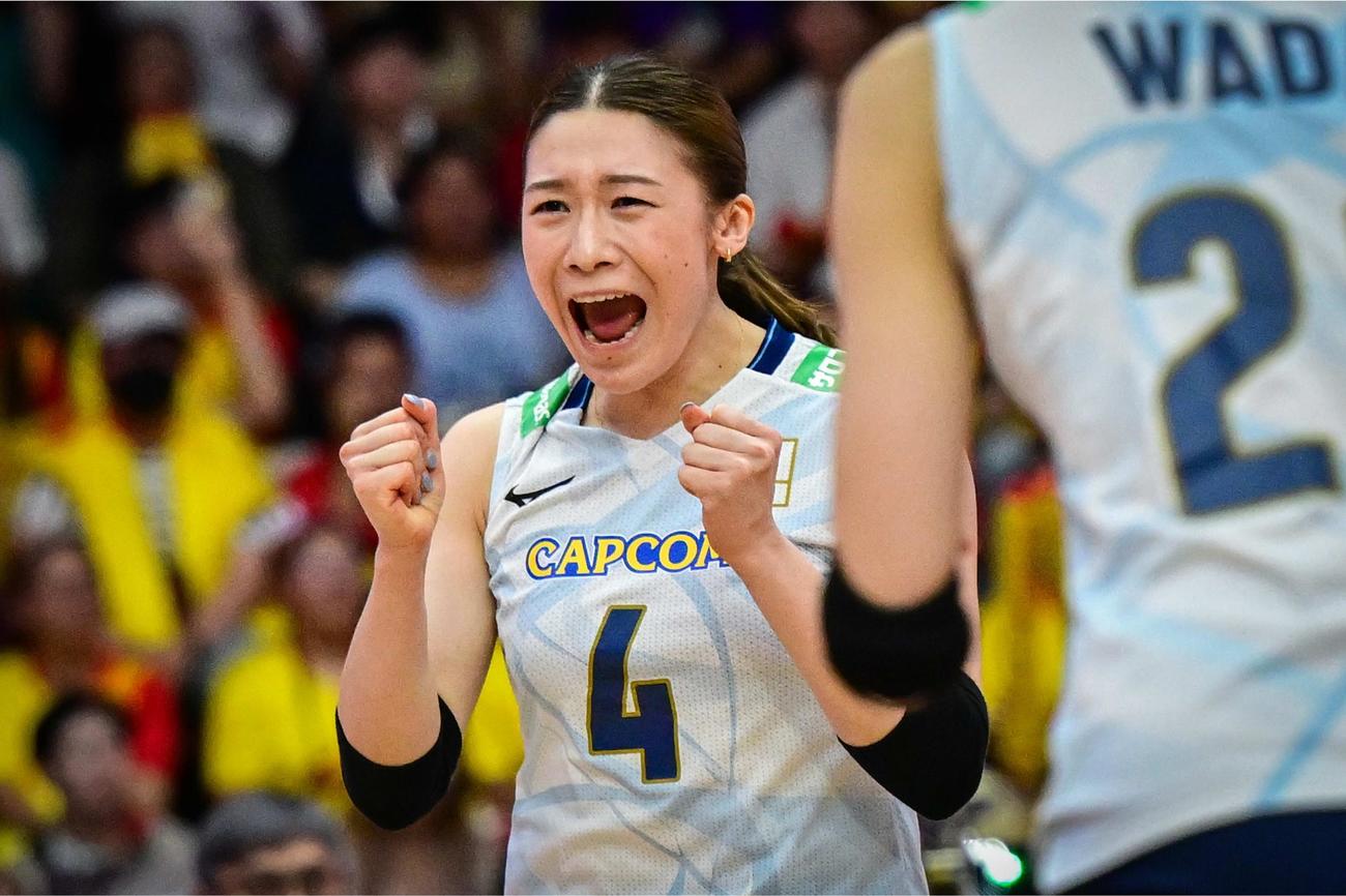 日本対イタリア　雄たけびをあげる石川（C）FIVB