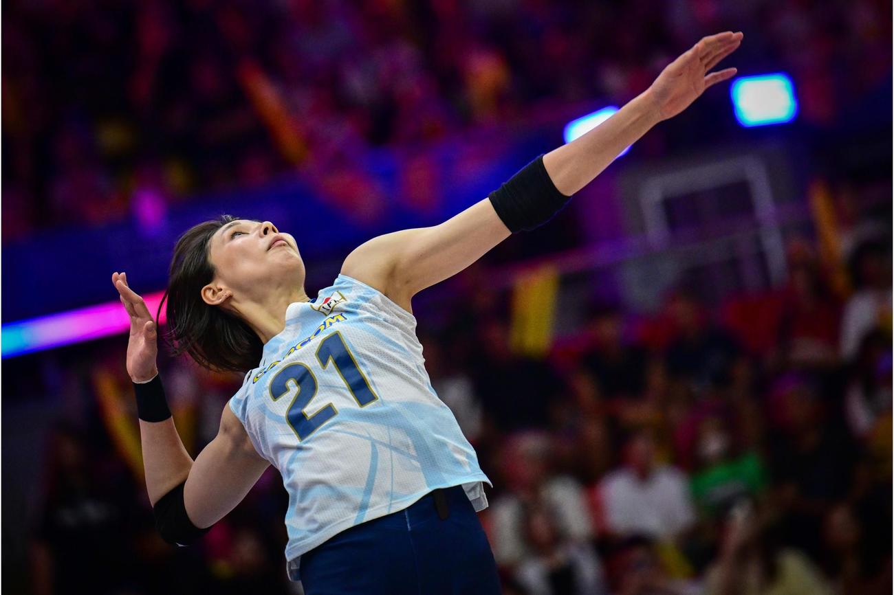 日本対イタリア　スパイクを放つ和田（C）FIVB