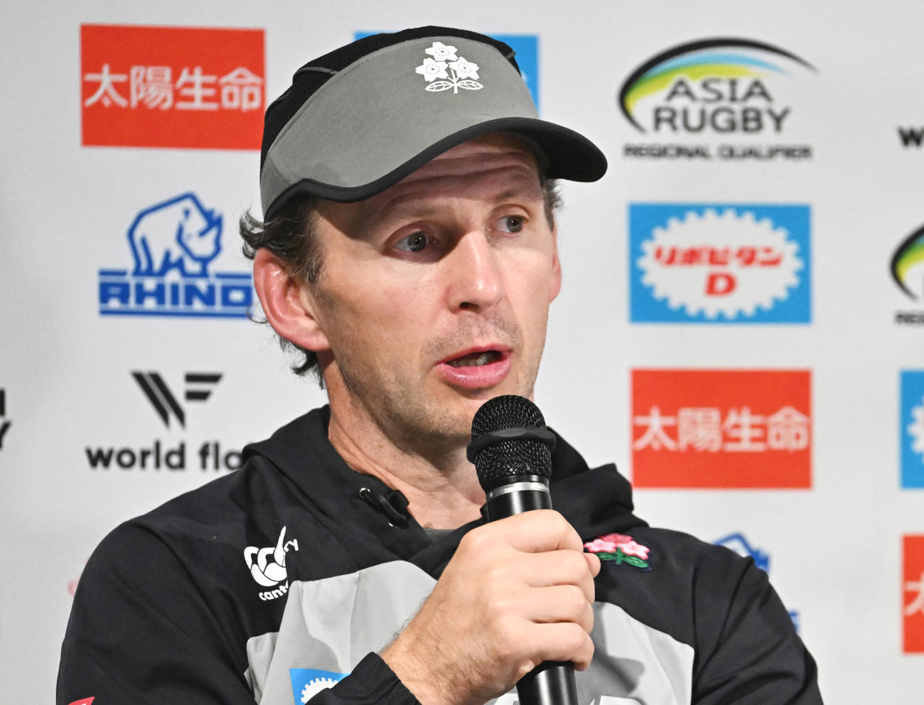 7人制ラグビー男子日本代表のサイモン・エイモーHC(2023年撮影）