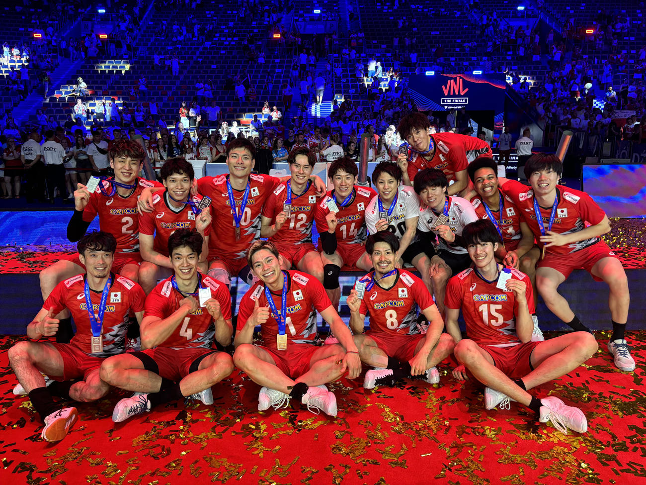VNLで銀メダルを獲得した男子日本代表（C）JVA
