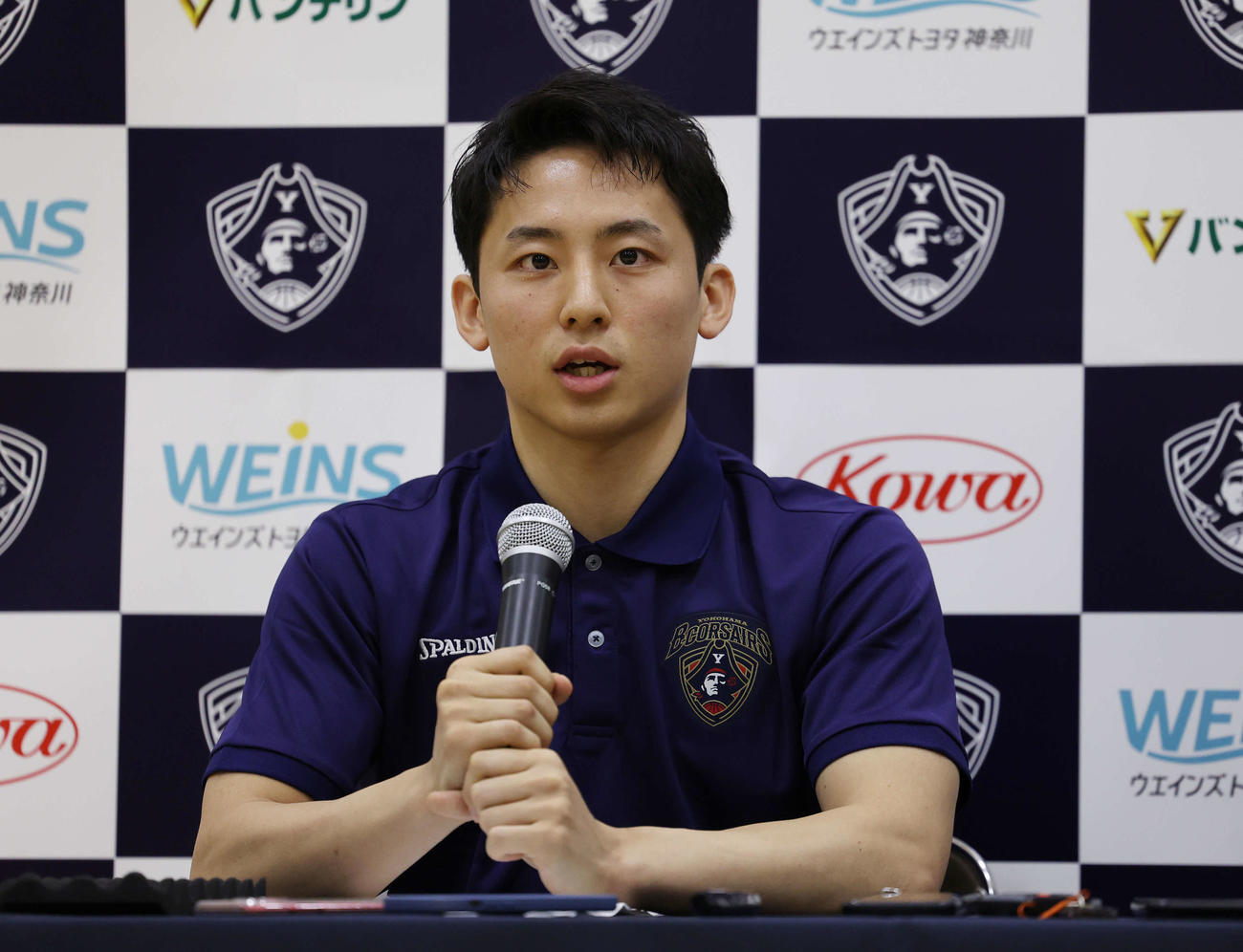 NBAグリズリーズとのエグジビット10契約に合意し質問に答える横浜BC河村（撮影・宮地輝）