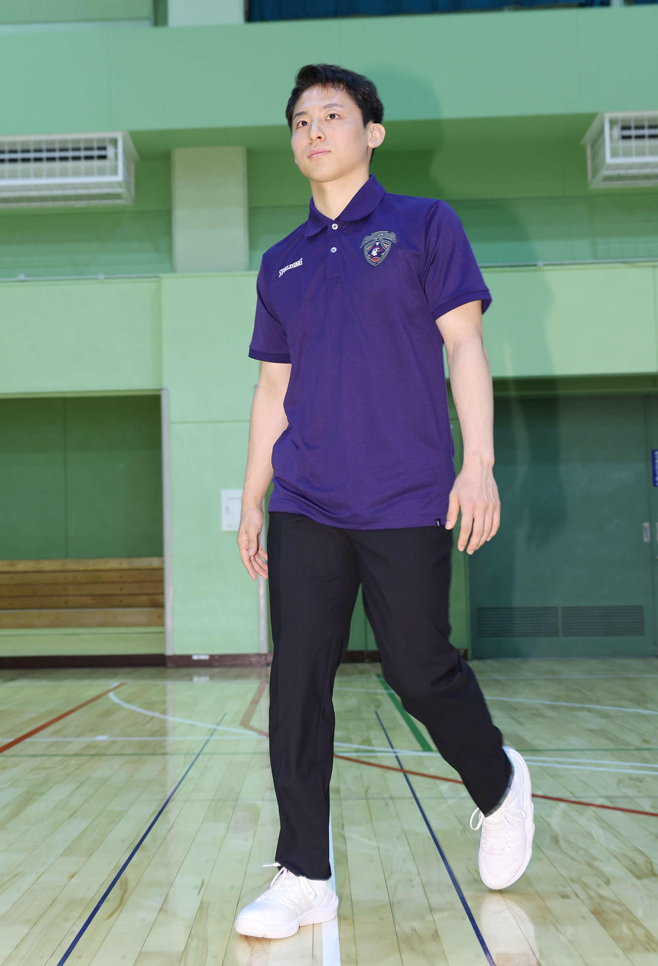 NBAグリズリーズとのエグジビット10契約に合意した横浜BC河村は記者会見場を後にする（撮影・宮地輝）
