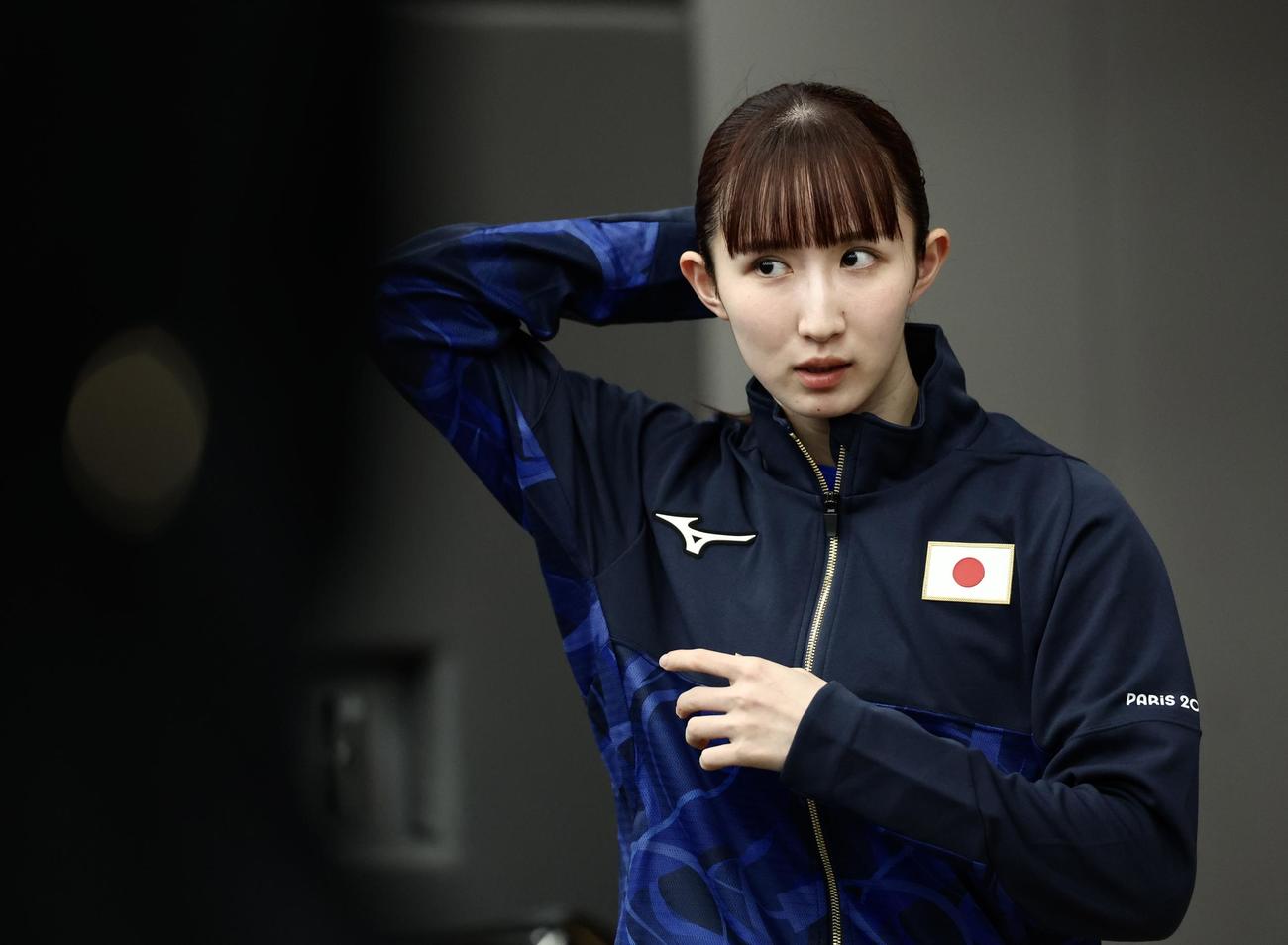 練習会場に姿を見せる女子日本代表の早田（撮影・河田真司）