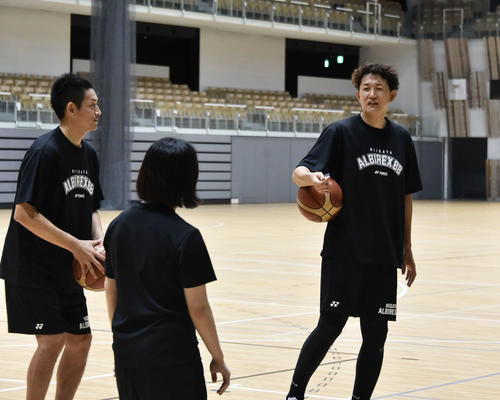 バスケ】B3新潟新戦力 元日本代表・川村卓也が自主トレ「感覚から戻さ