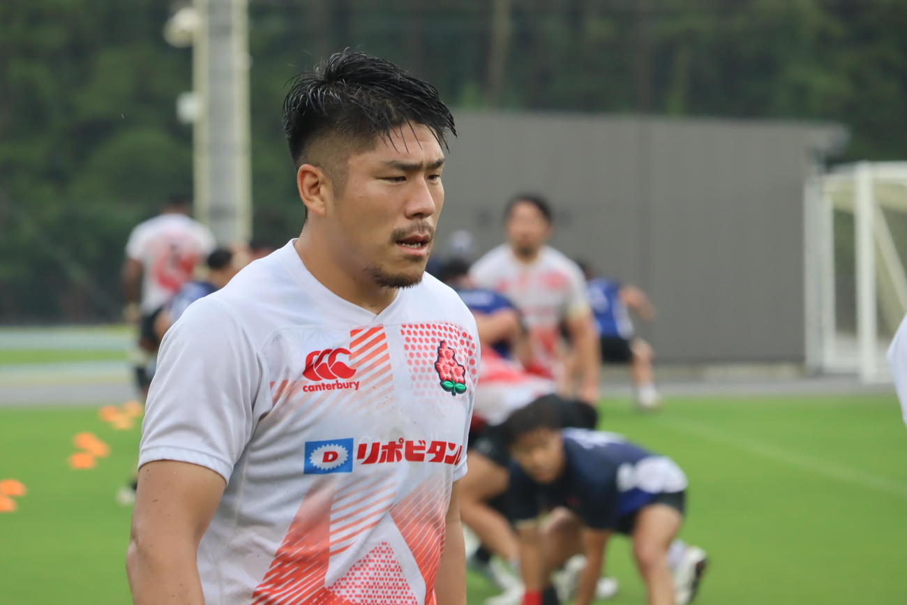 宮崎合宿に参加するラグビー日本代表松田（C）JRFU