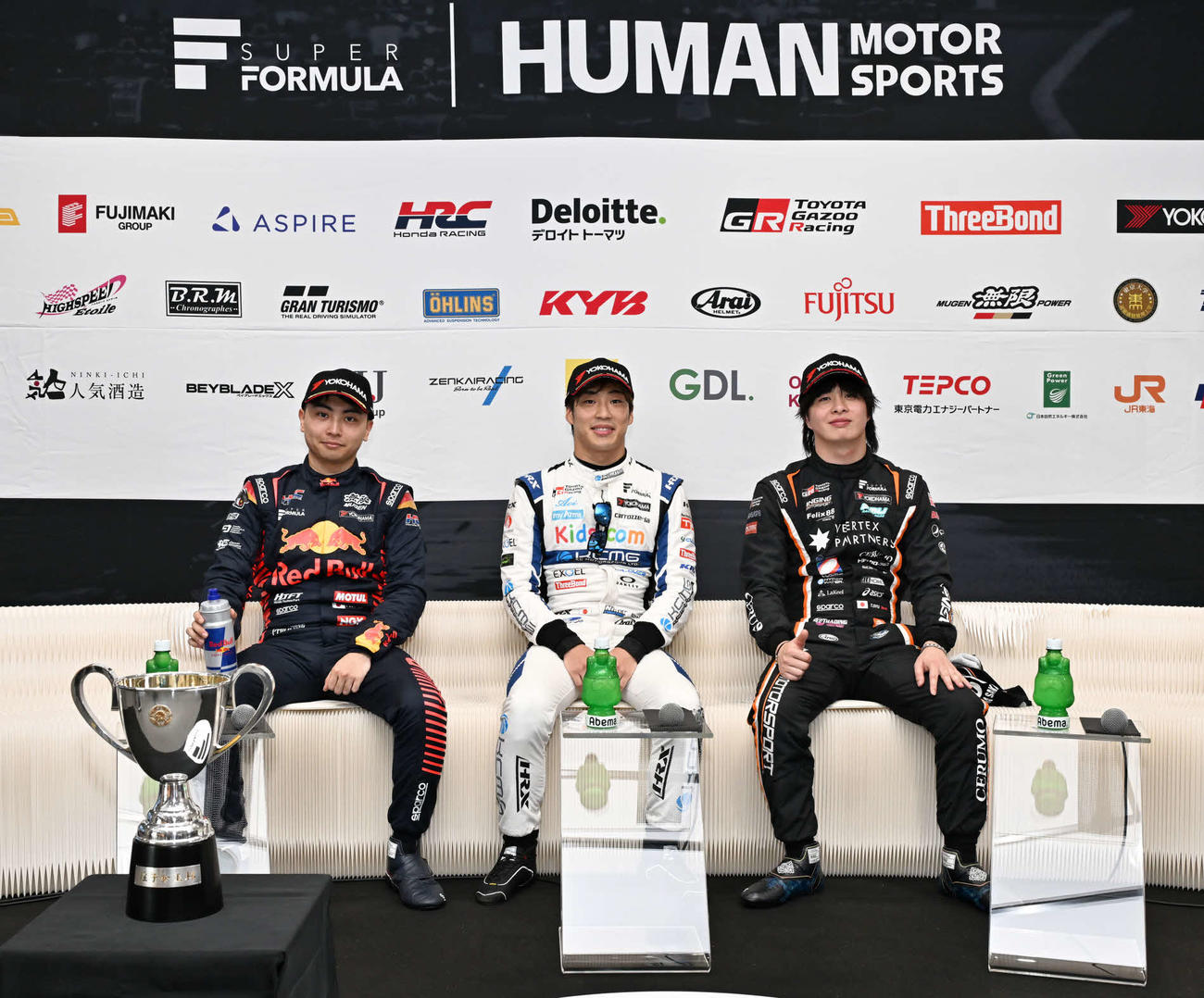 スーパーフォーミュラ第4戦で予選トップ3となった、左から予選2位の岩佐歩夢、ポールポジションの福住仁嶺、予選3位の〓湯都史樹（JRP提供）
