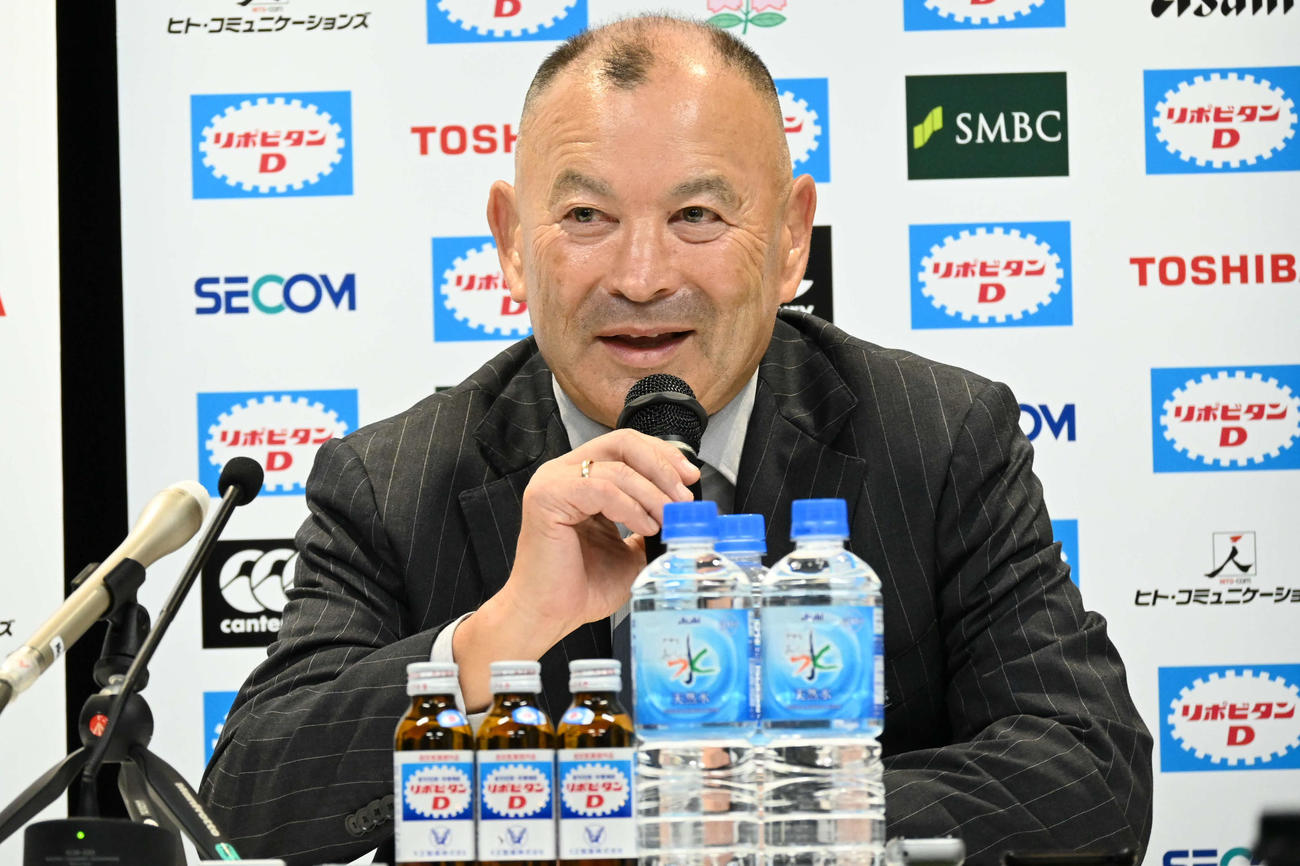 今夏の活動を総括するラグビー日本代表エディー・ヘッドコーチ（撮影・飯岡大暉）
