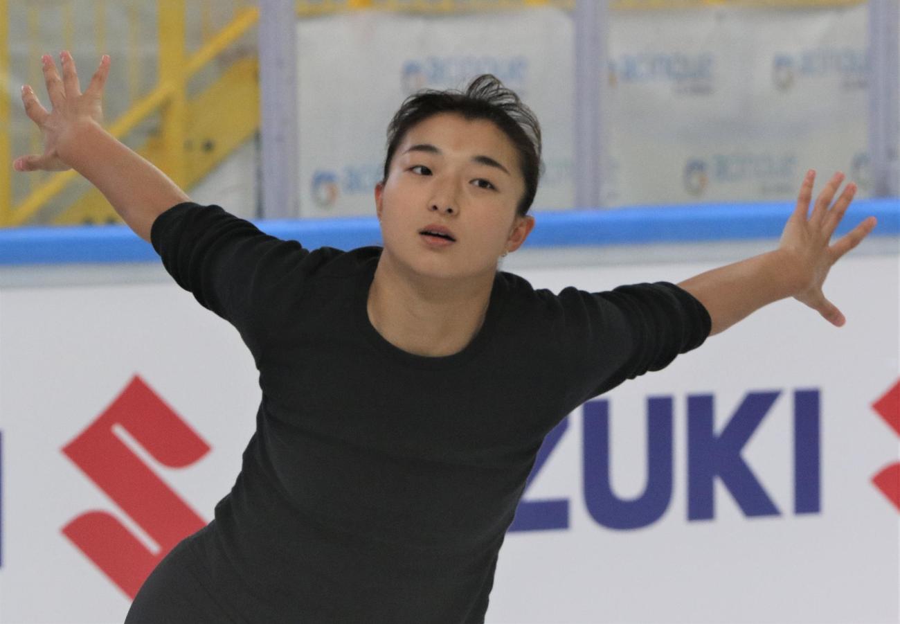 イタリア・ヴァレーゼでの強化合宿に参加するフィギュアスケート女子の坂本（撮影・藤塚大輔）