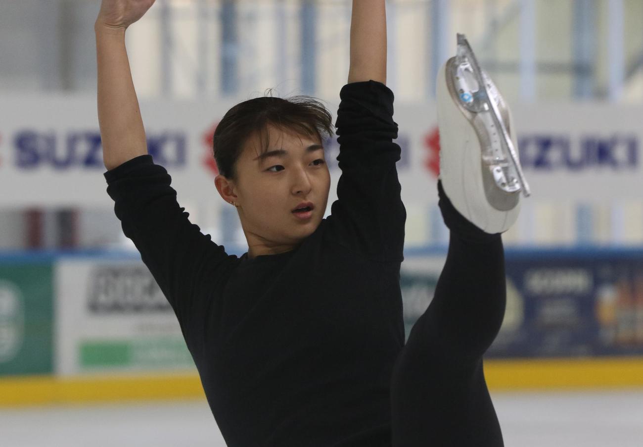 イタリア・ヴァレーゼでの強化合宿に参加するフィギュアスケート女子の坂本（撮影・藤塚大輔）
