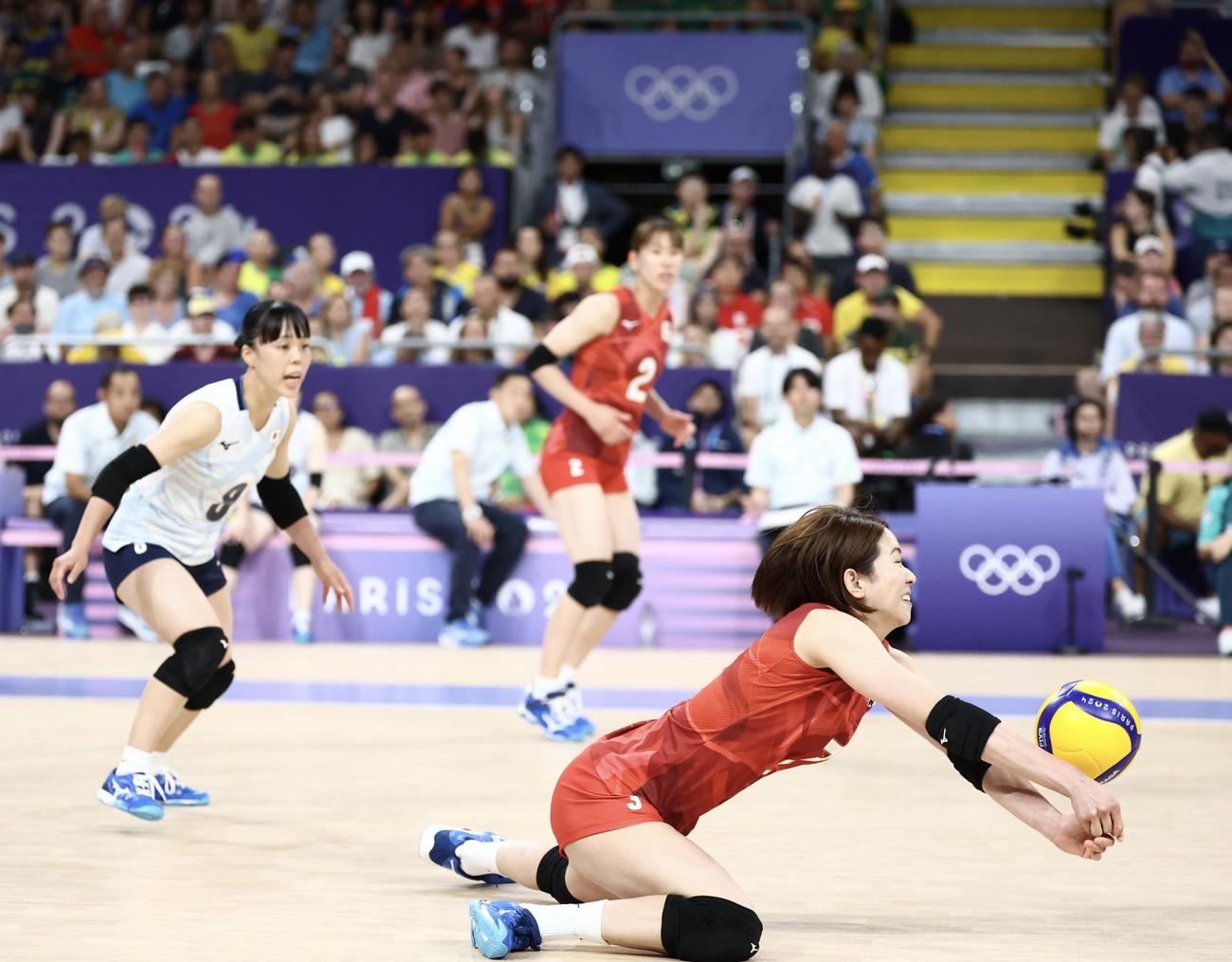 日本対ブラジル　レシーブする古賀（2024年8月1日撮影）