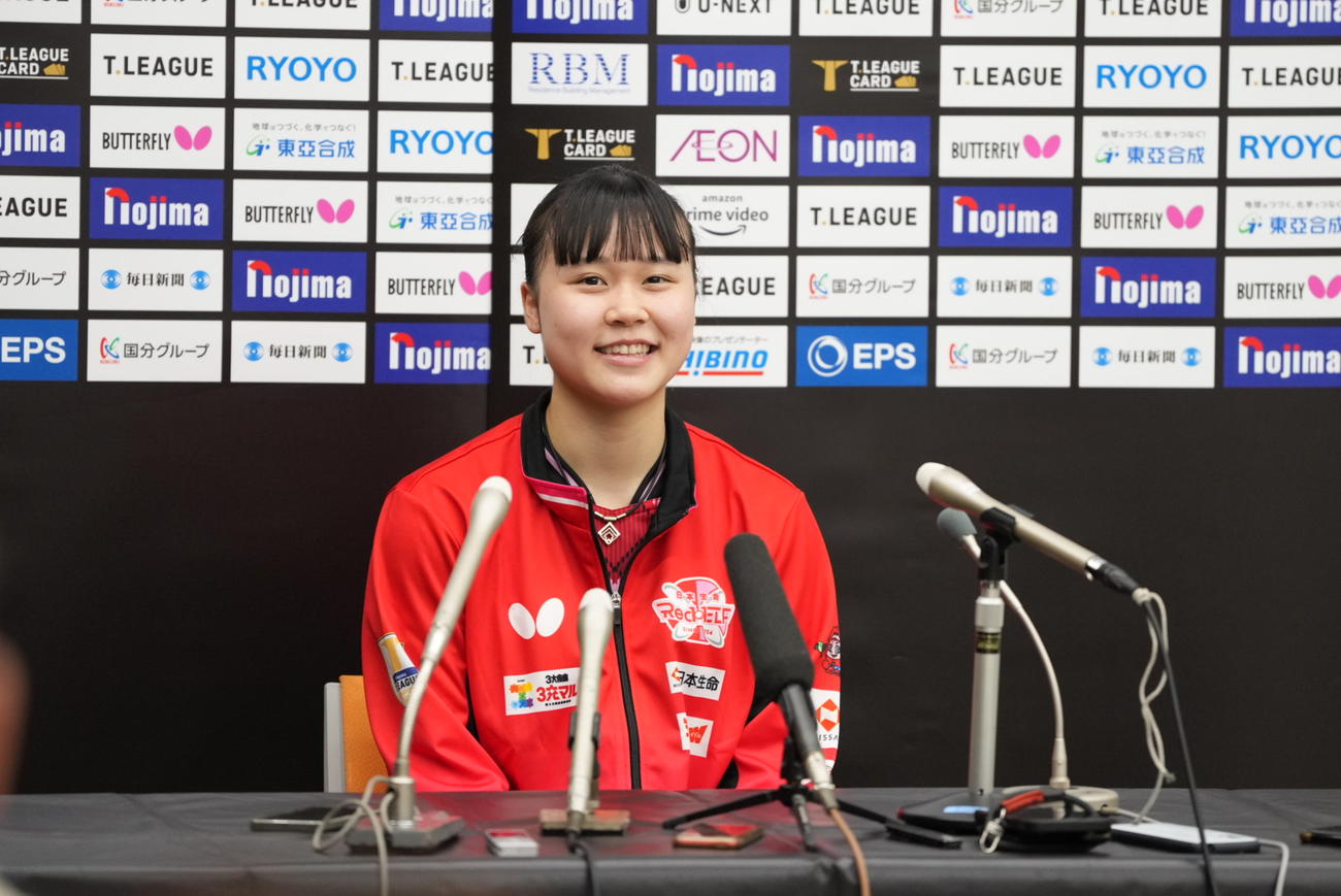 ノジマTリーグ7季目女子開幕戦、神奈川対日本生命　試合後の記者会見に臨む日本生命竹谷