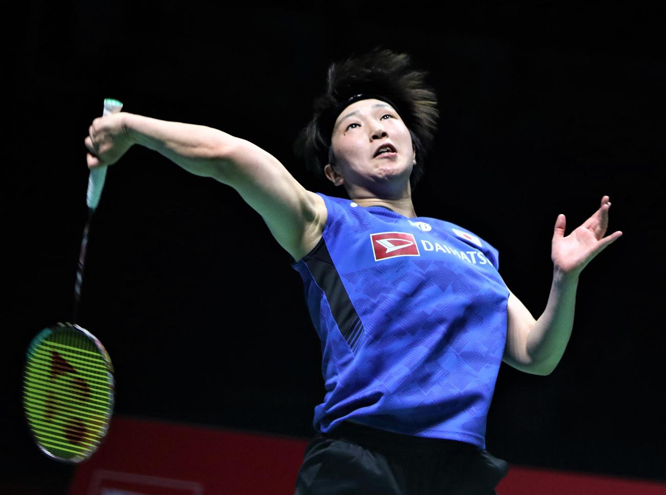 女子シングルス決勝でプレーする山口（撮影・藤塚大輔）