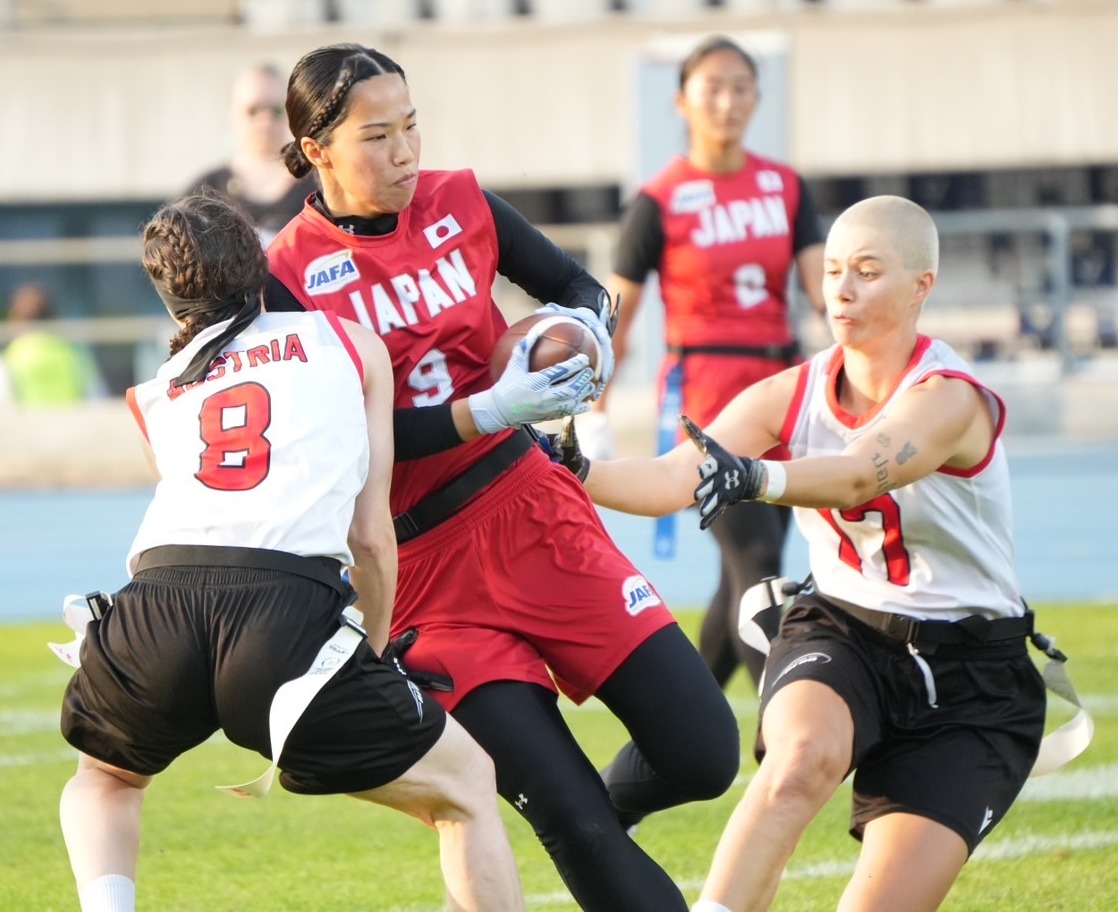 フラッグフットボール世界選手権でオーストリアを破り、銅メダルを獲得した女子日本代表のWR／C中畑友里（C）日本アメリカンフットボール協会