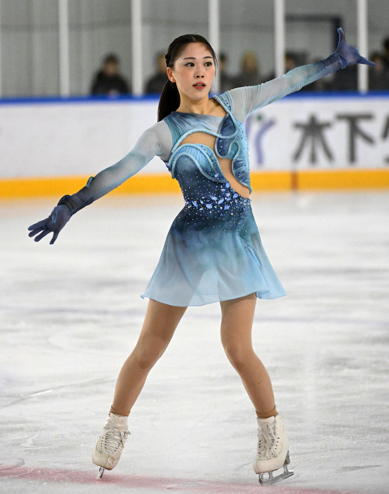 立命館大学対同志社大学フィギュアスケート定期戦で演技する同志社大・吉田（撮影・前岡正明）