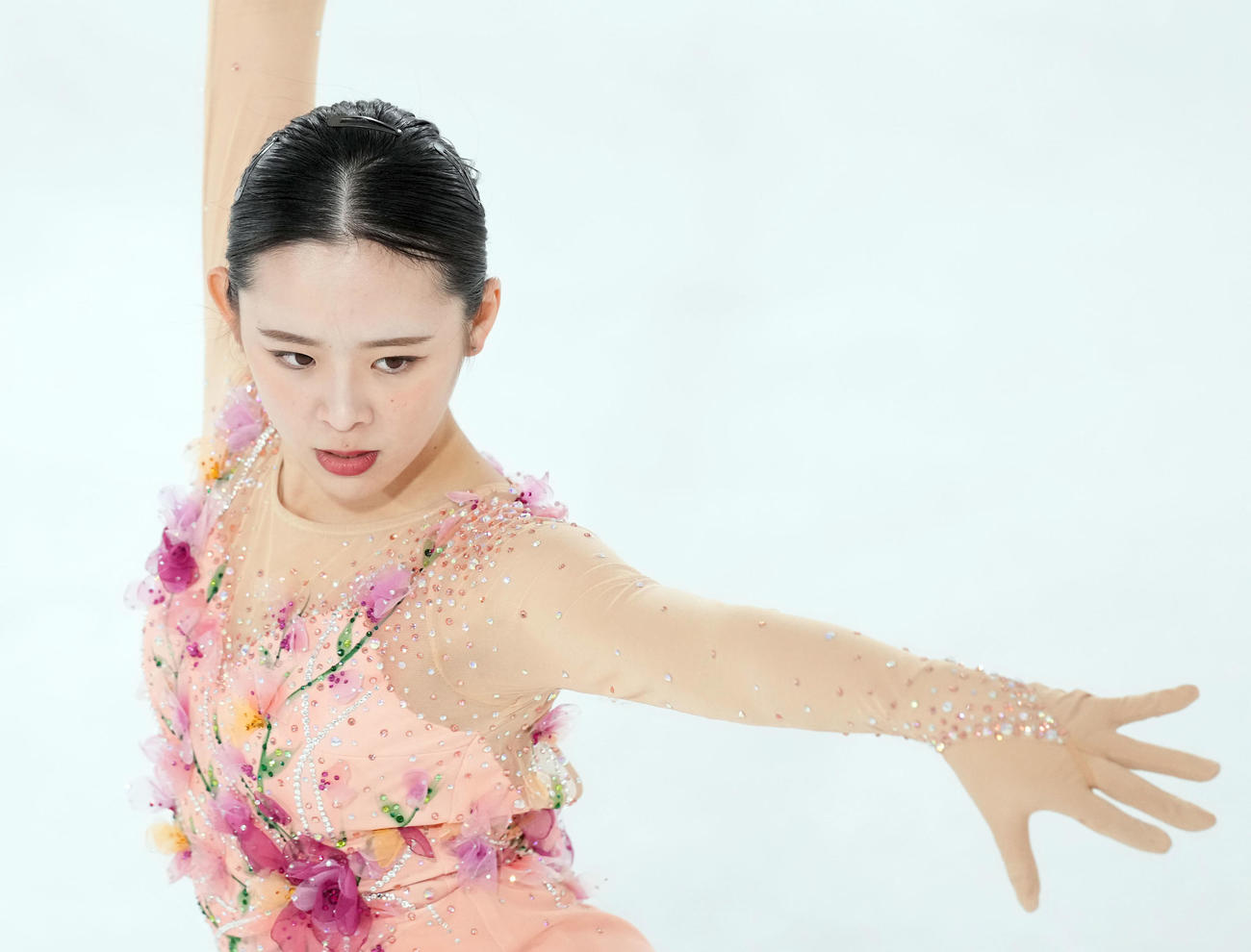 シニア女子フリーで演技を披露する青木祐奈（撮影・たえ見朱実）