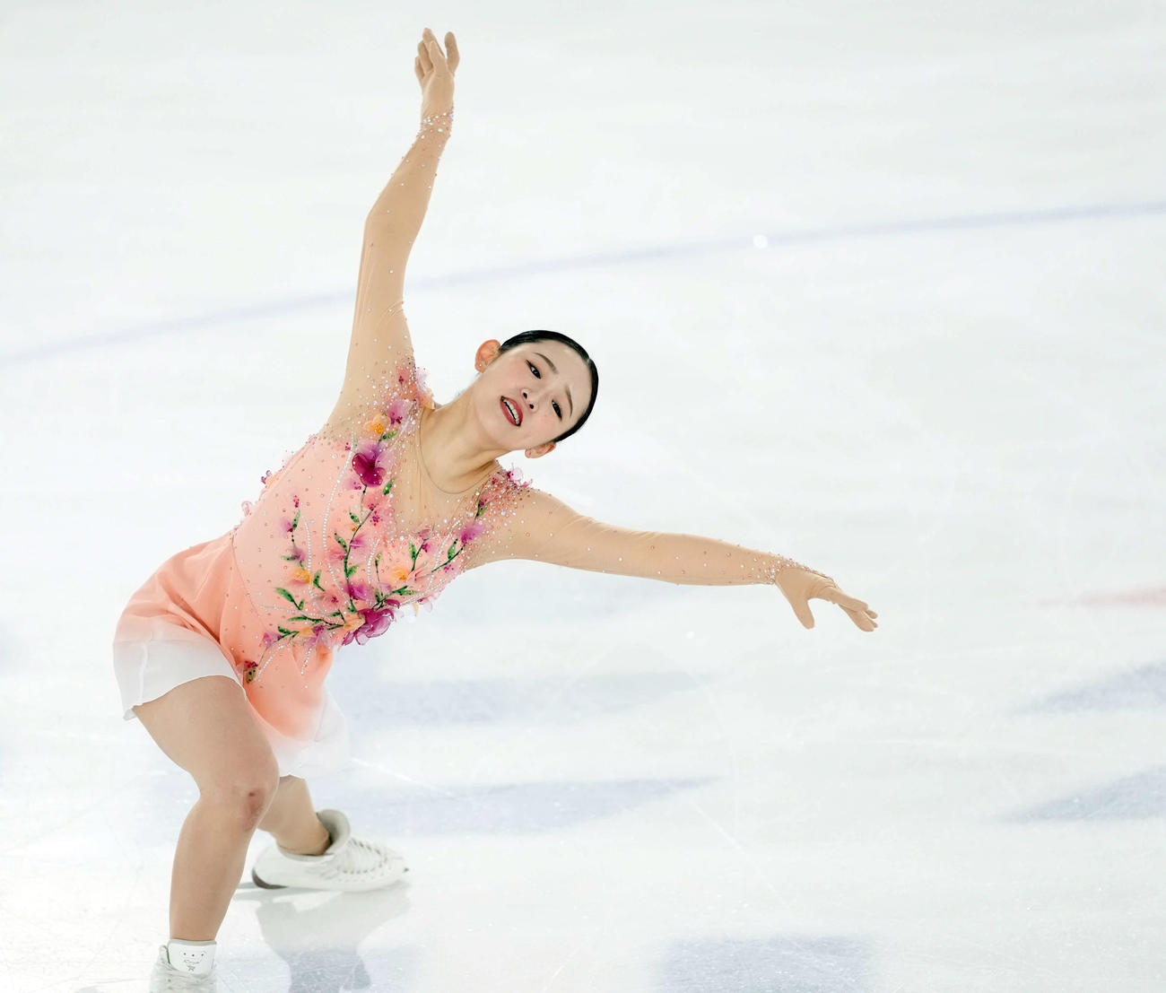 シニア女子フリーで演技を披露する青木祐奈（撮影・たえ見朱実）