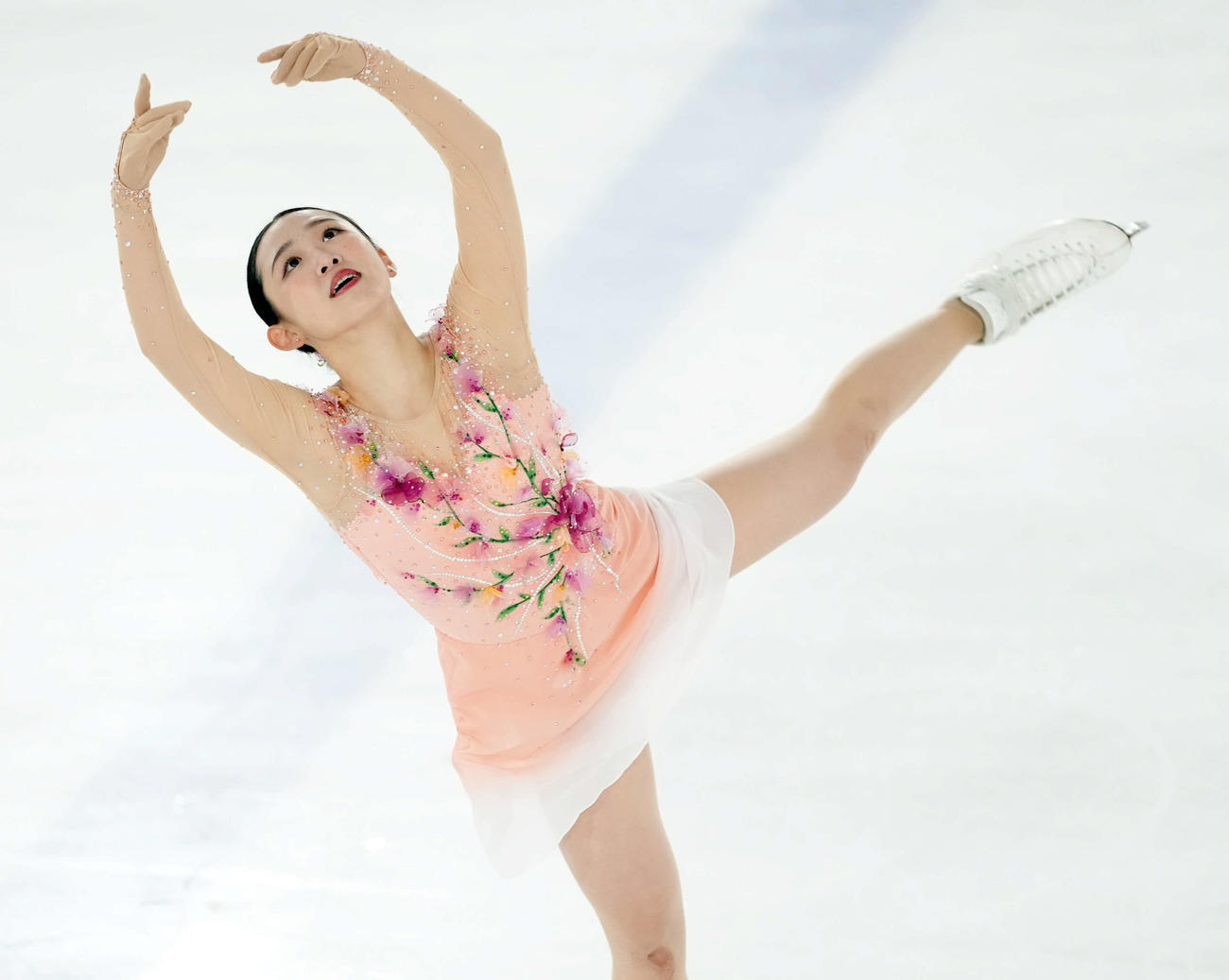 シニア女子フリーで演技を披露する青木祐奈（撮影・たえ見朱実）