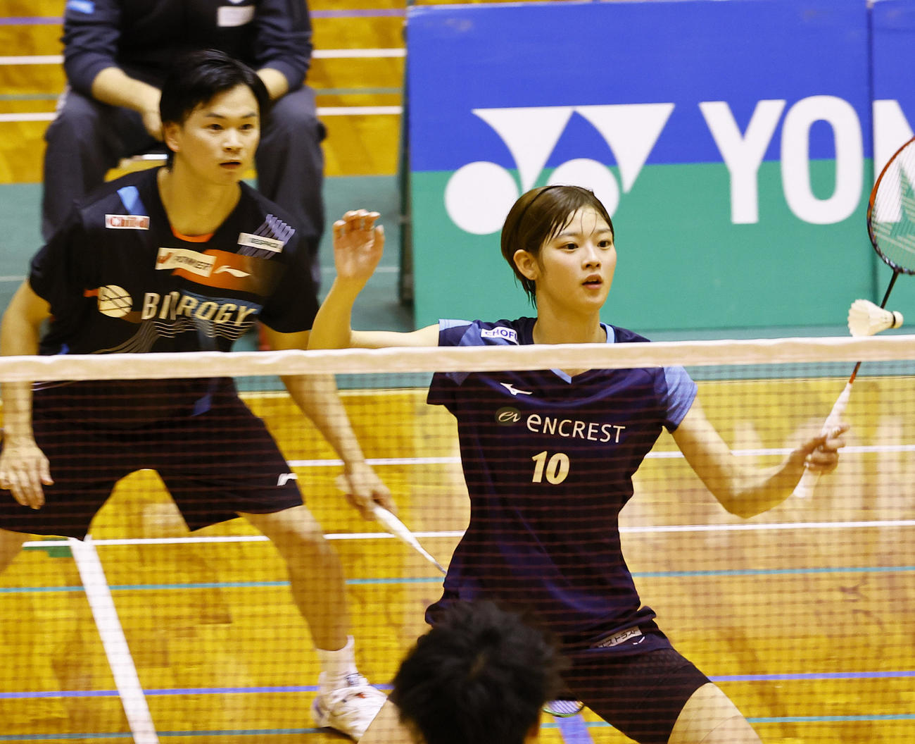 混合ダブルス　2回戦を突破した渡辺（左）・田口組（撮影・藤尾明華）