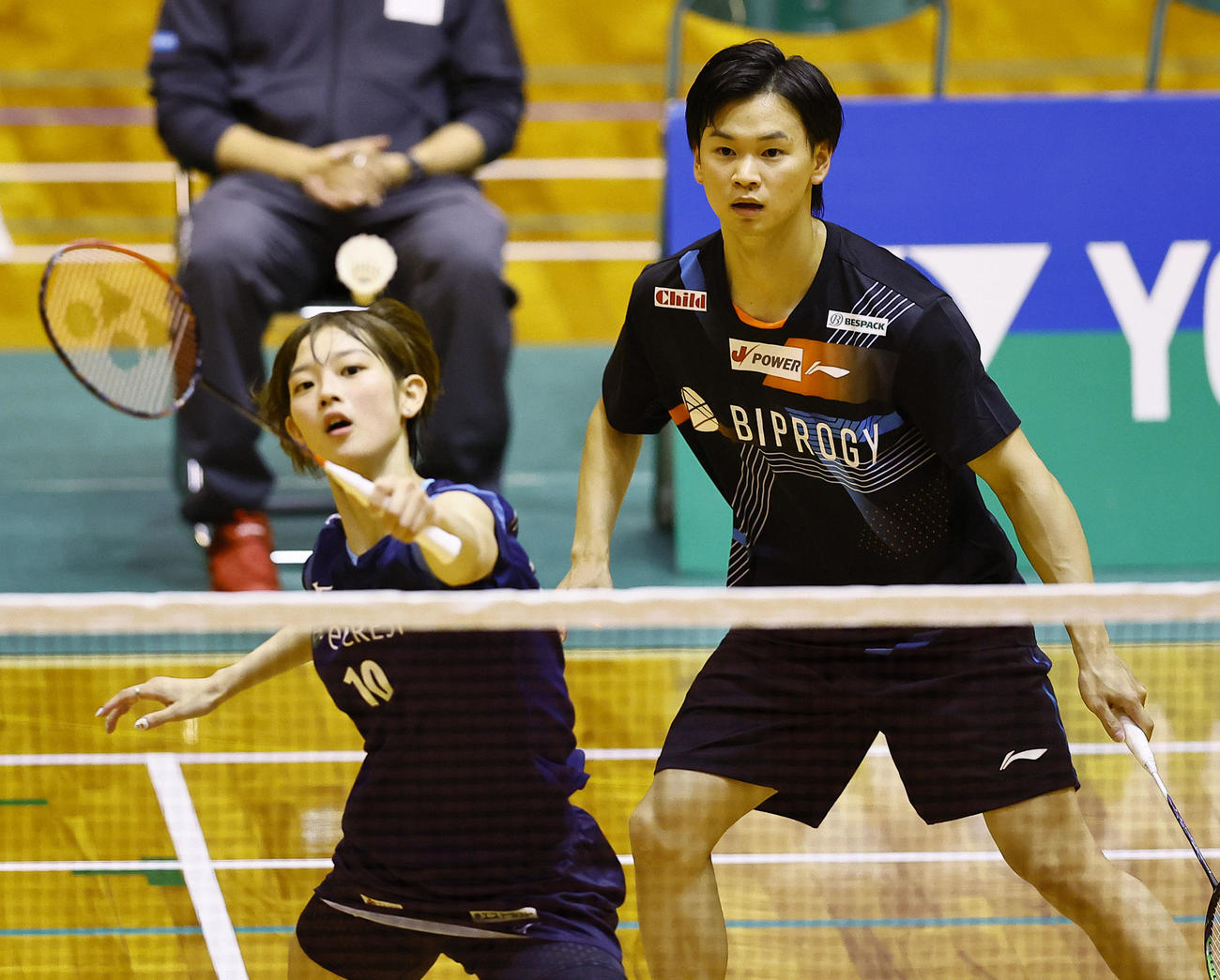混合ダブルス　初戦に臨んだ渡辺（右）・田口組（撮影・藤尾明華）