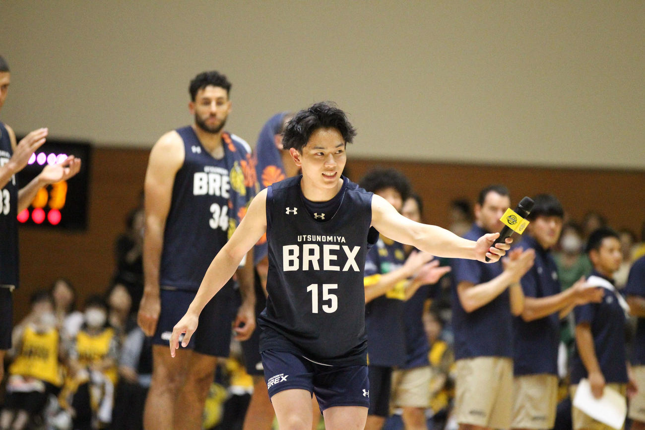 宇都宮対秋田　6日に宇都宮とU22選手契約を交わしたばかりの石川裕大が早くもデビュー。試合後のインタビューも堂々と受け答えしていた（撮影・沢田啓太郎）