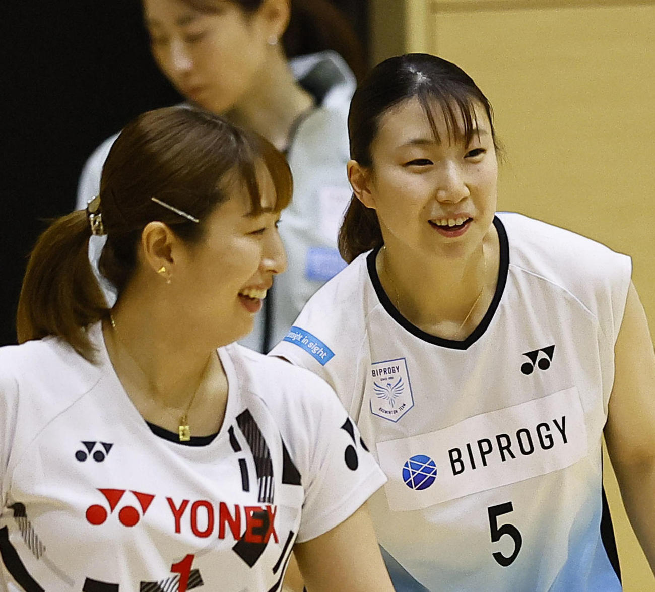 女子ダブルス　初戦に臨んだ五十嵐（右）・桜本組（撮影・藤尾明華）