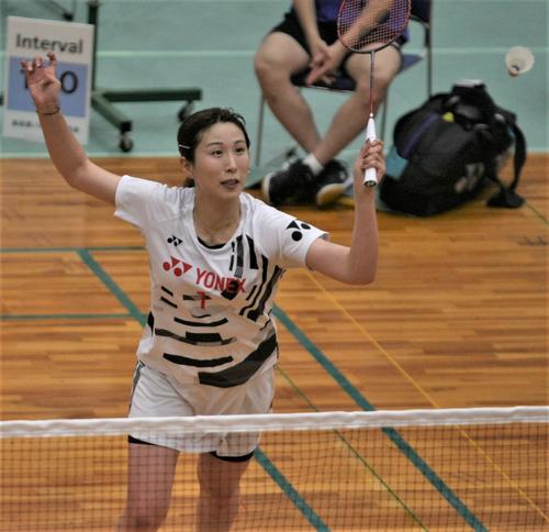 女子ダブルス　プレーする桜本（撮影・藤塚大輔）